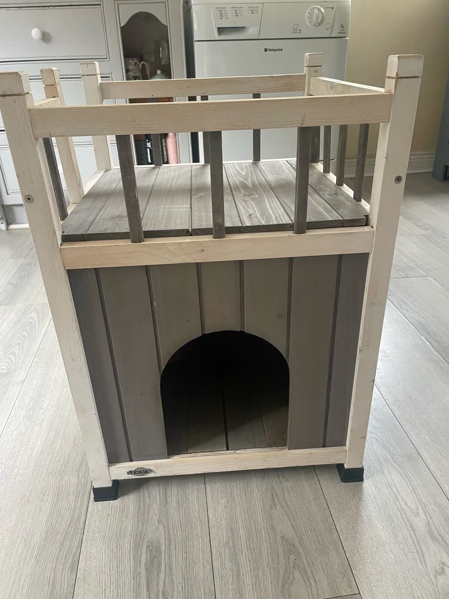 Cat house - Image 1