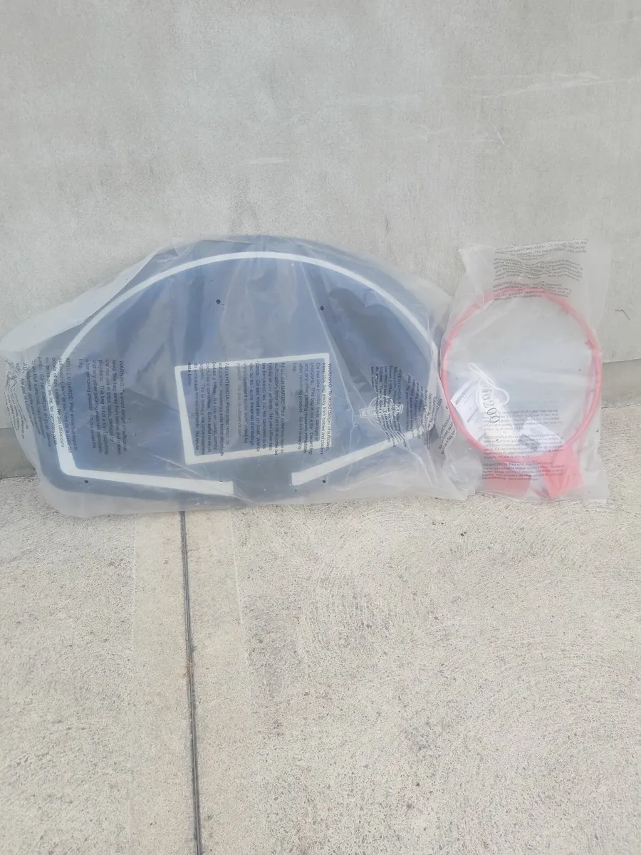 New Basketball back board and ring - Image 1