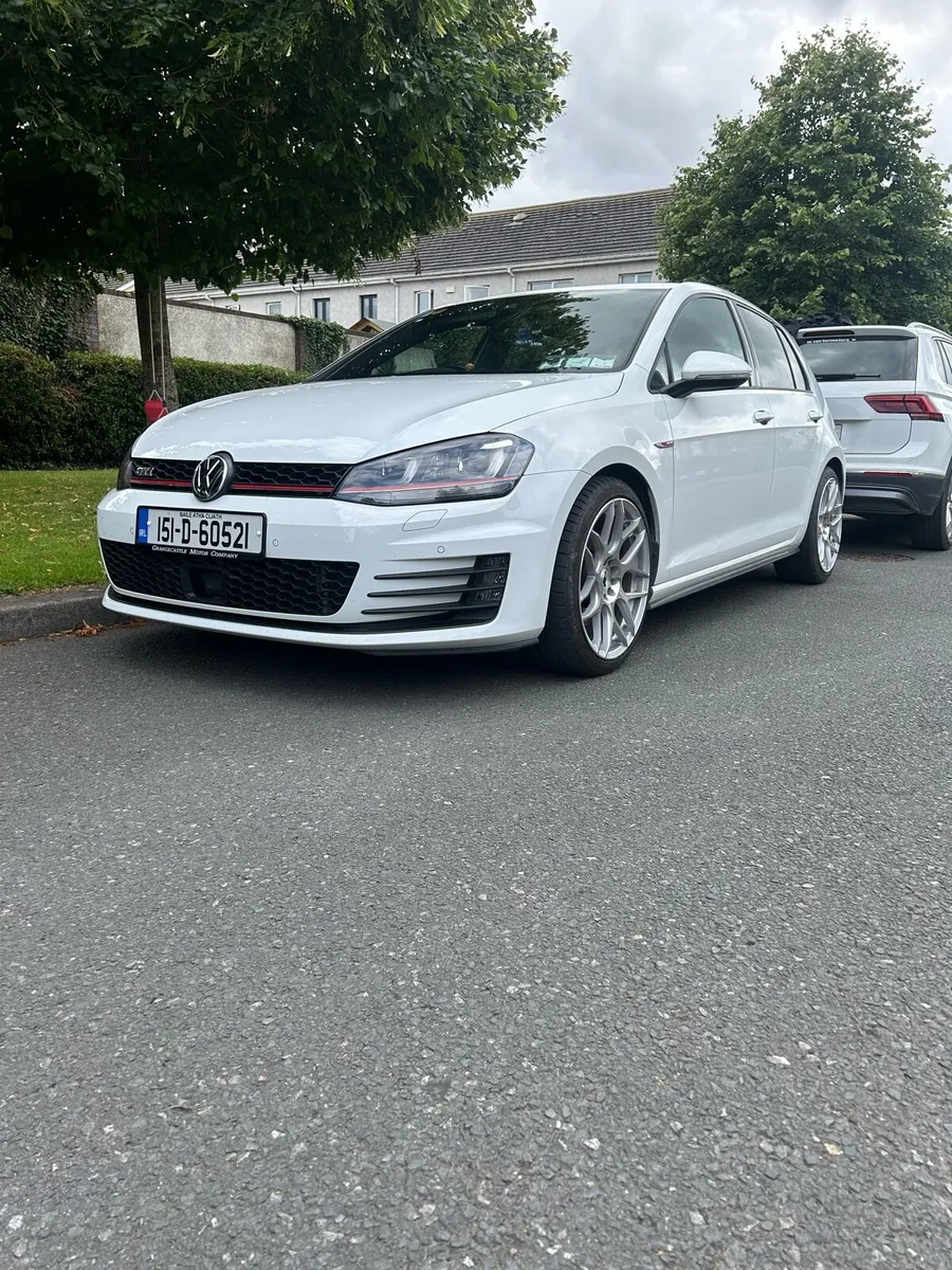 Volkswagen Golf Gti 2.0 TSI DSG - Image 1