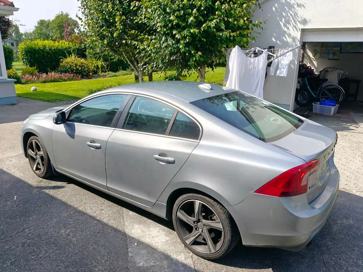 Volvo S60 2012 R design - Image 2