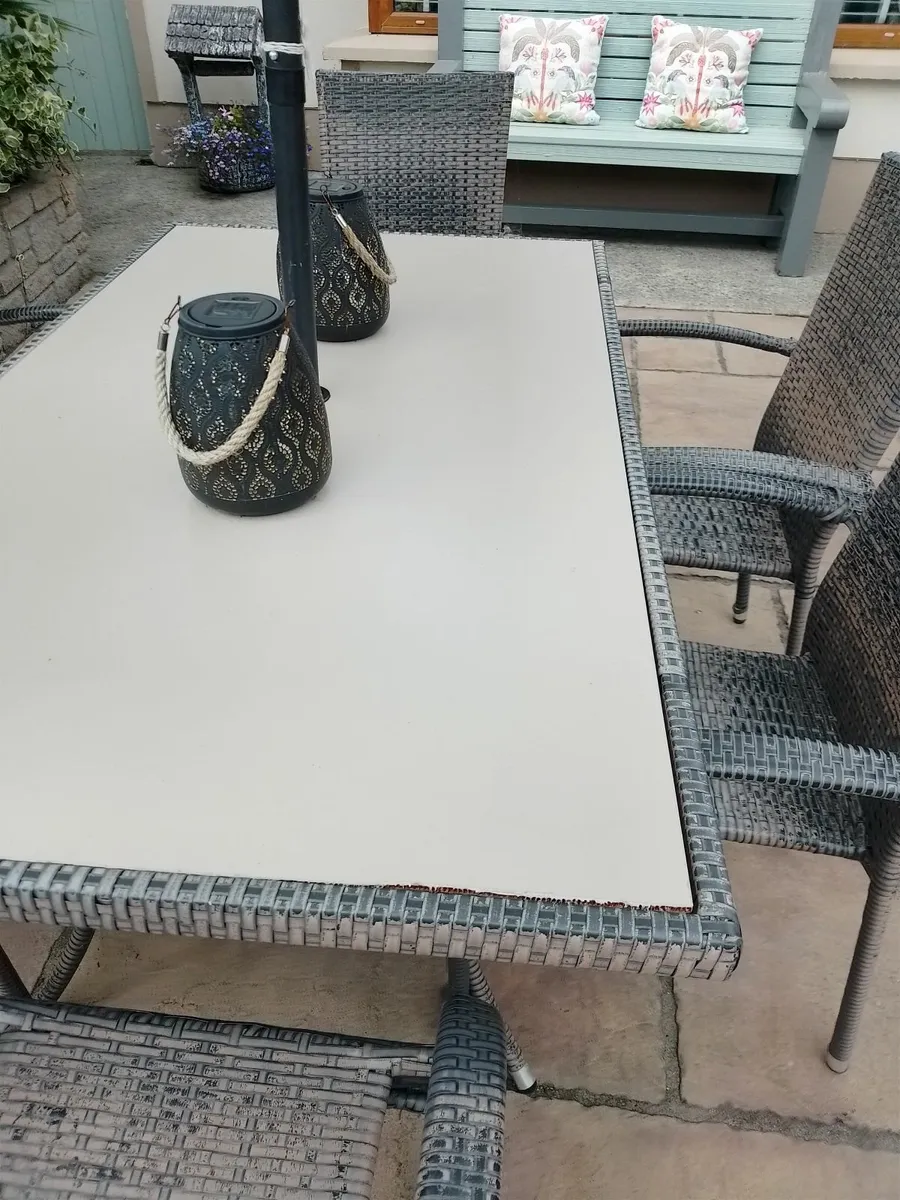Garden table & chairs - Image 2
