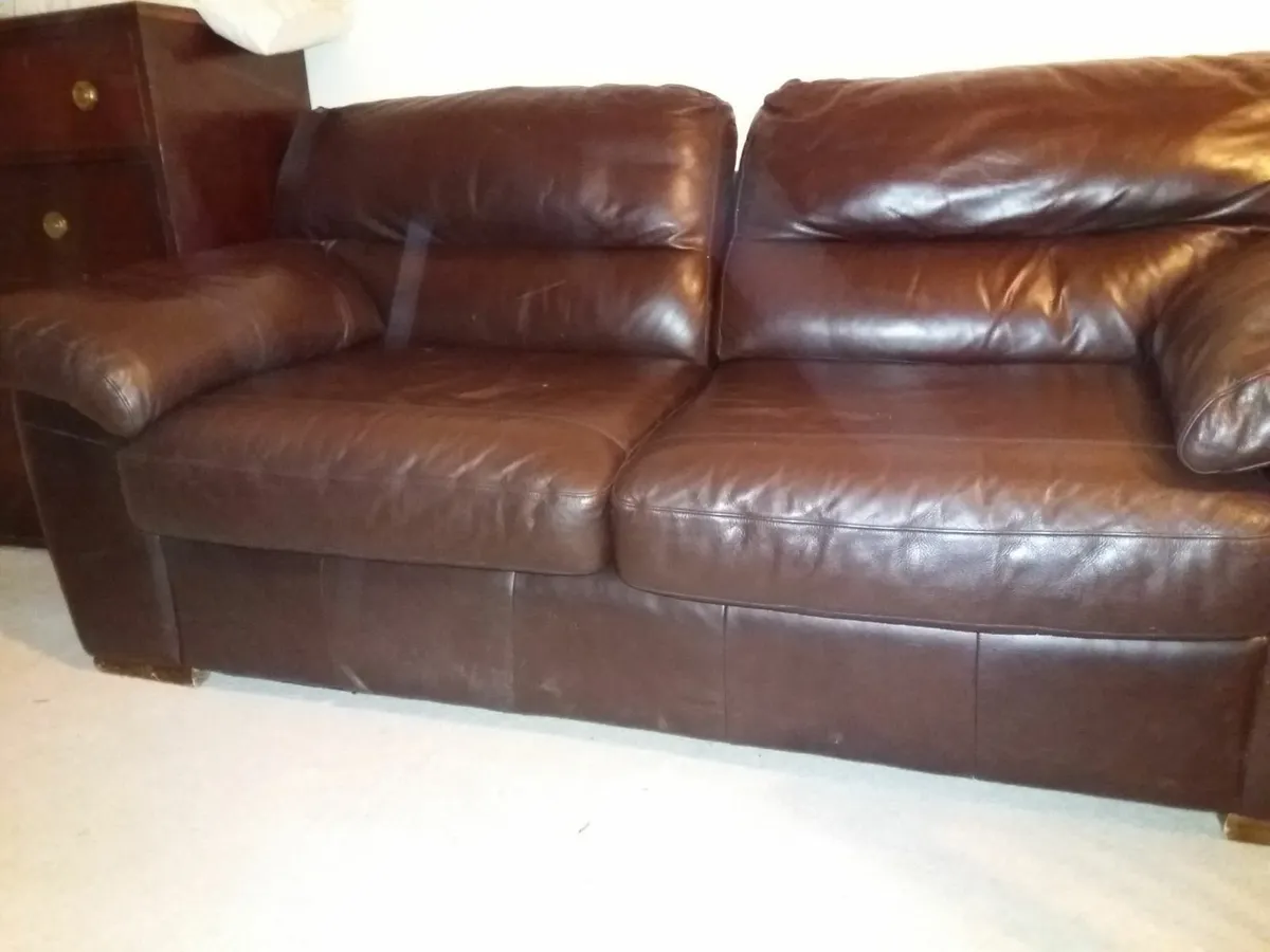 Large Leather 2 Seater Settee - Image 2