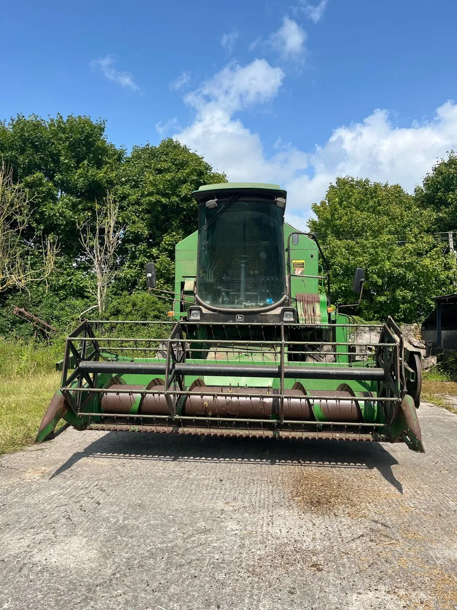 John Deere 1055 Combine - Image 1