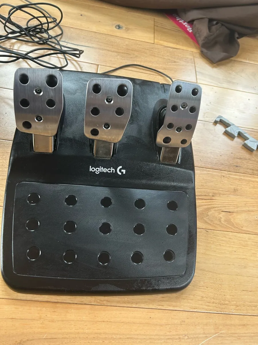 Logitech steering wheels and pedals - Image 2
