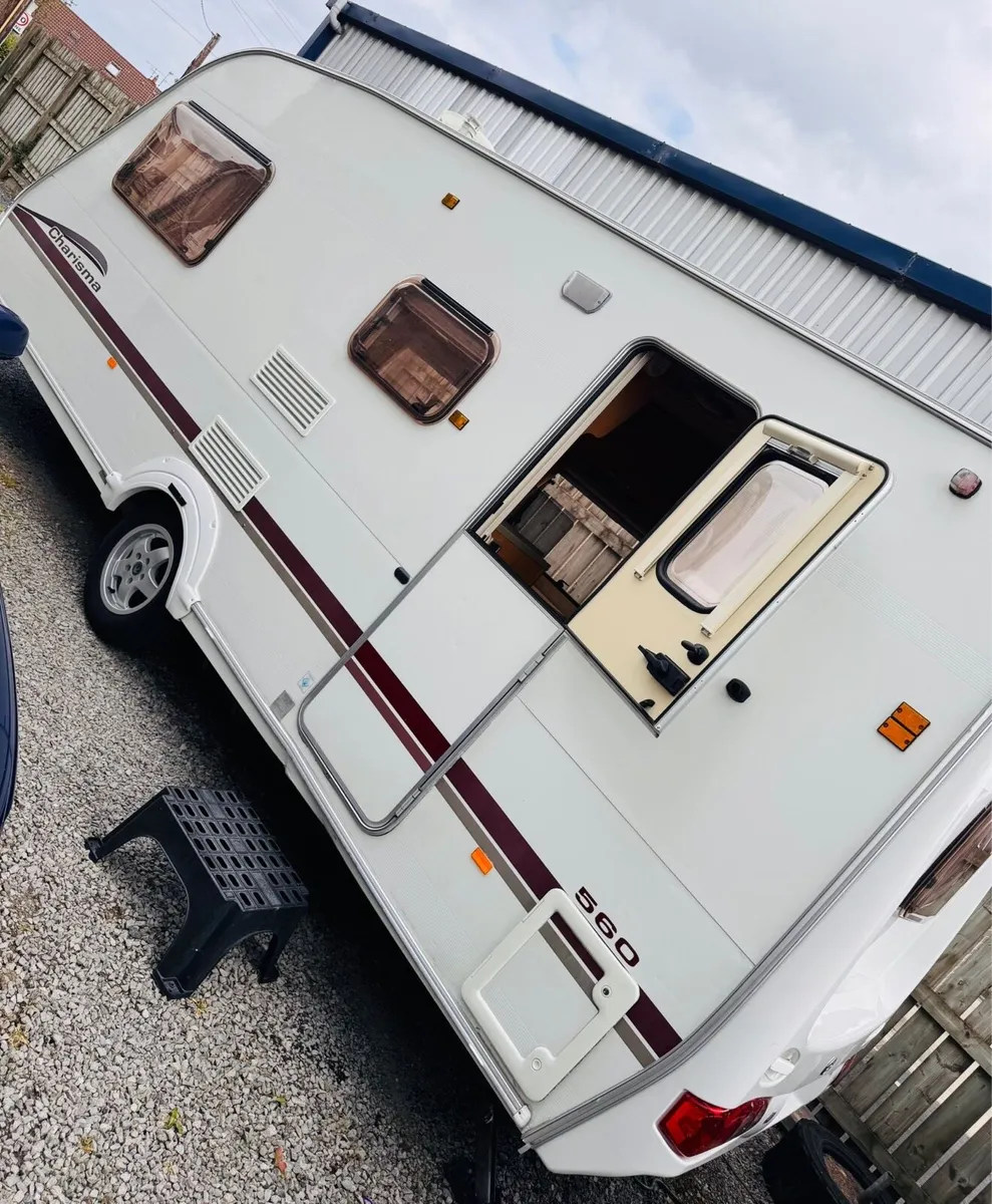 2005 Swift Charisma 560 - Image 2
