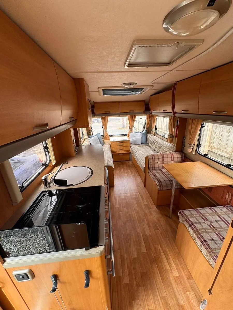 2005 Swift Charisma 560 - Image 3