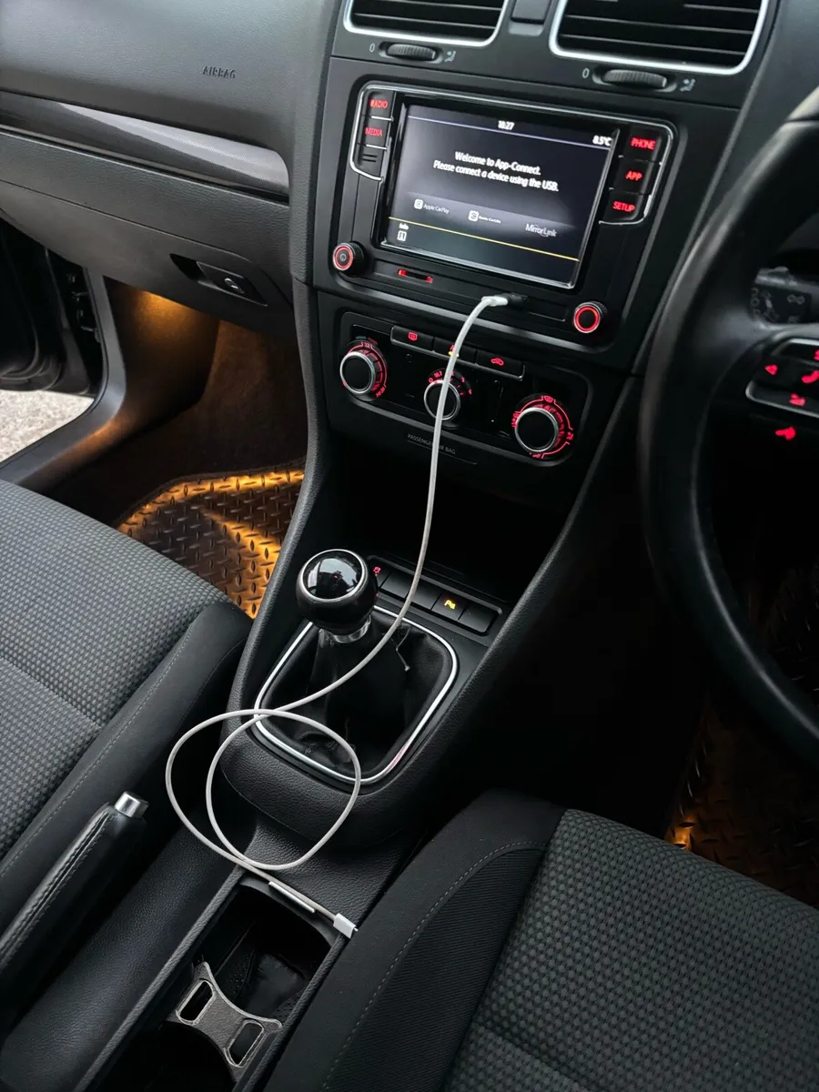 2L Volkswagen Golf 2010 - Image 3