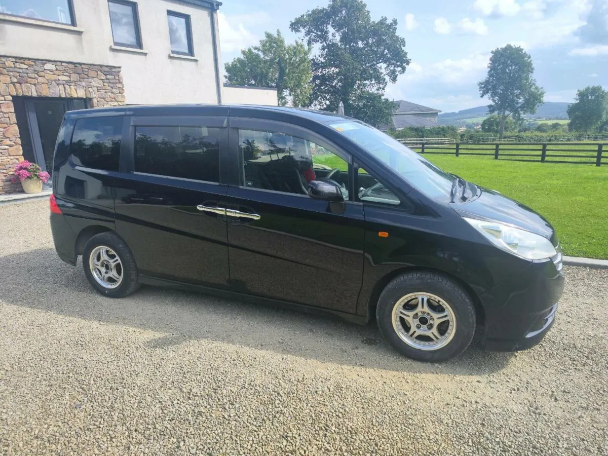 2008 Honda Stepwgn 7 seater - Image 2