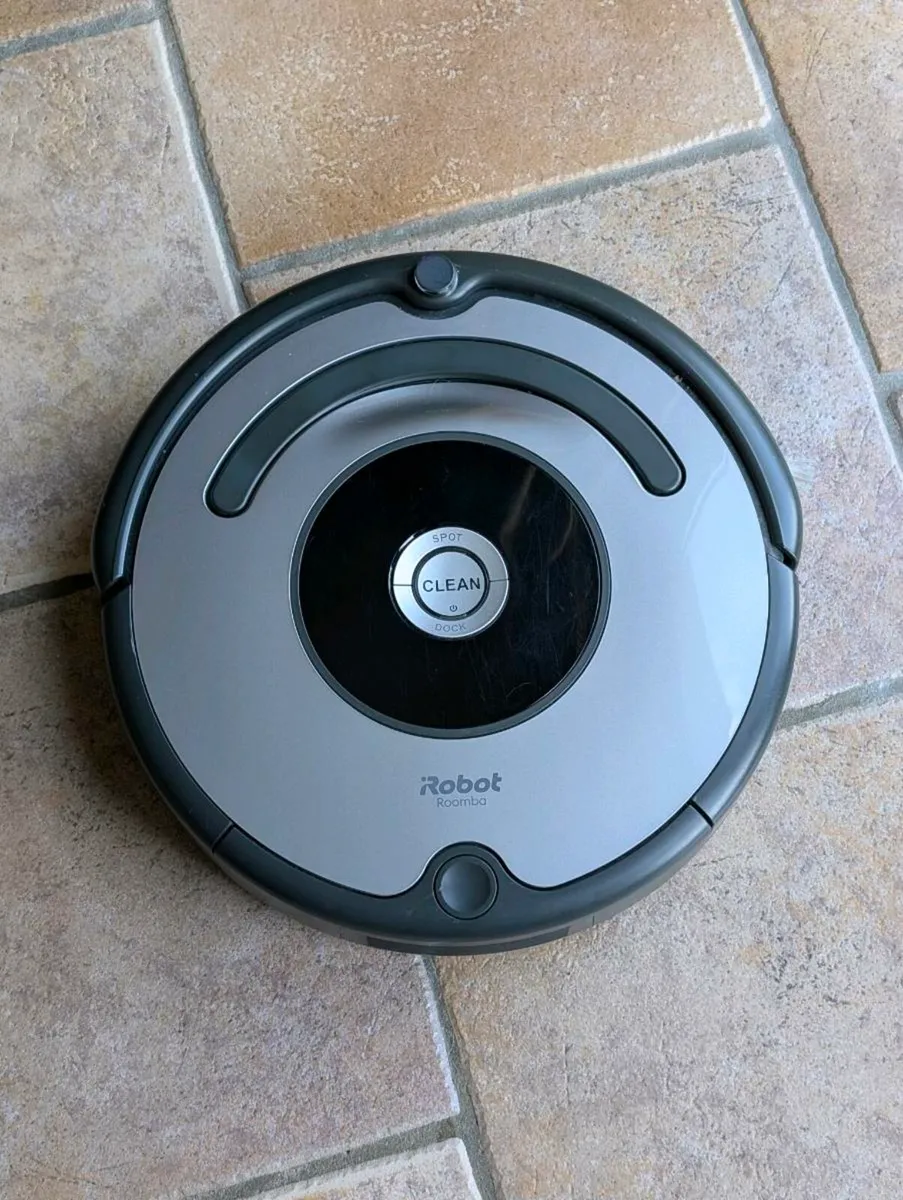 iRobot Roomba robot vacuum - Image 1