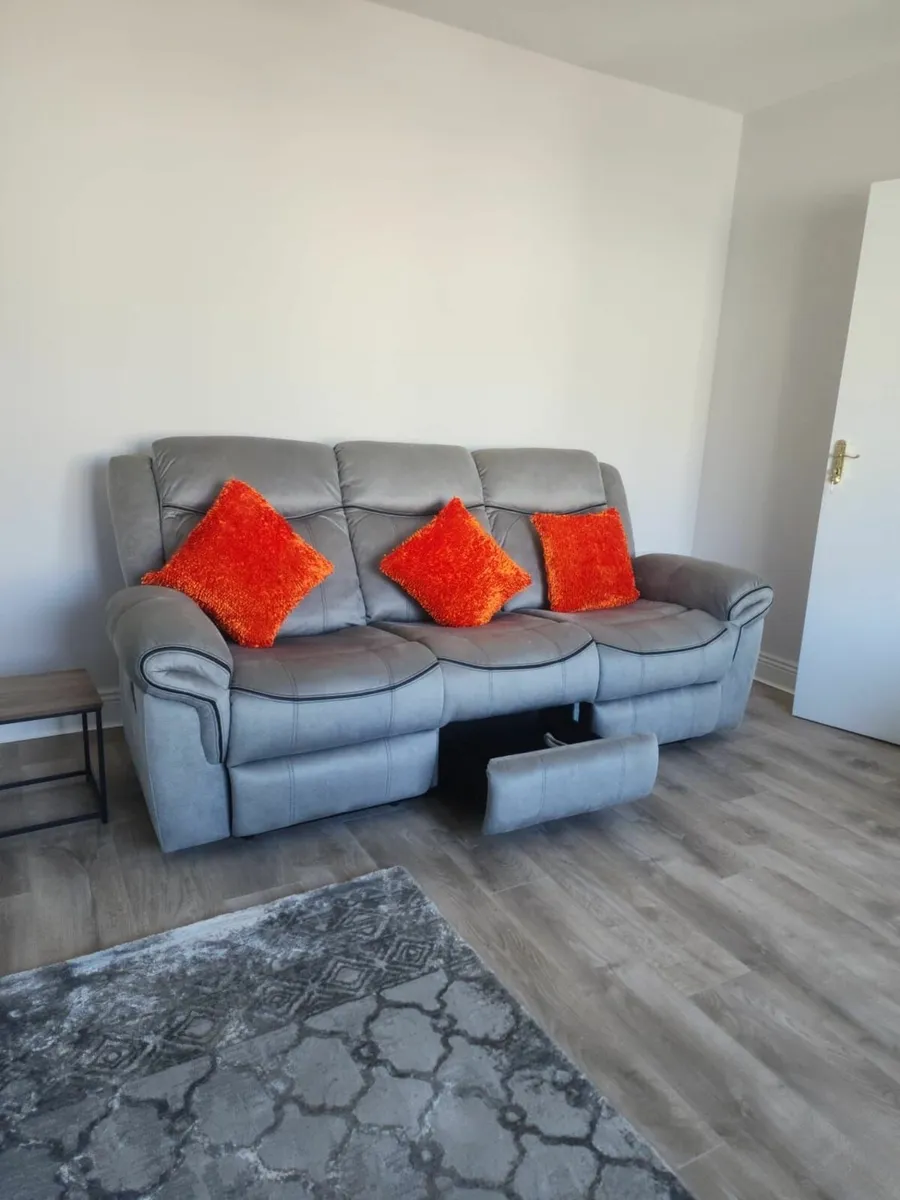 Mondeo sofas - Image 4