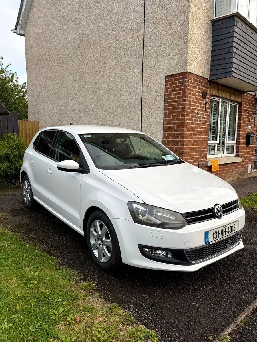Automatic Volkswagen Polo 131 Low KM - Image 2