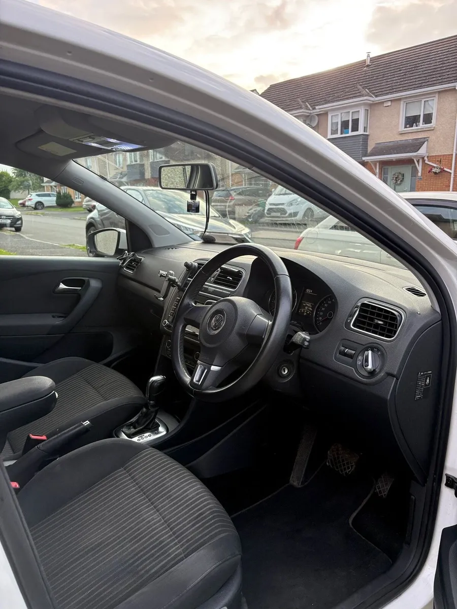 Automatic Volkswagen Polo 131 Low KM - Image 3