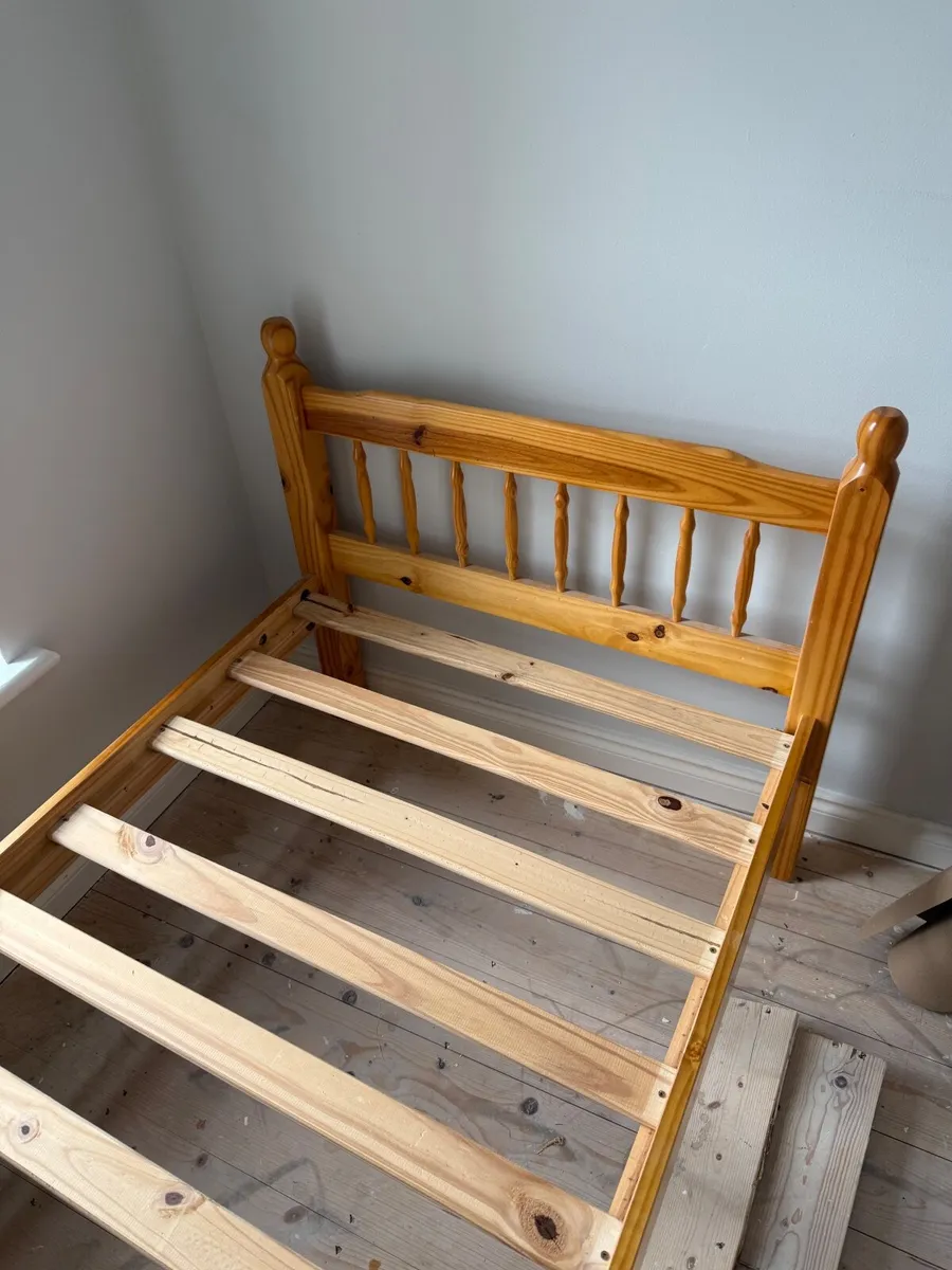 Single bed - Image 2