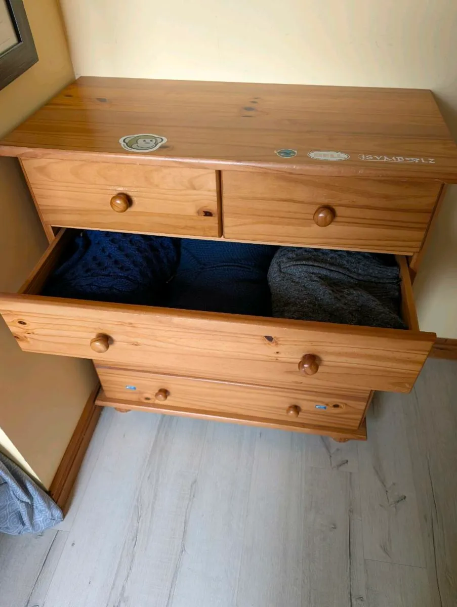 Solid wood chest of drawers - Image 2