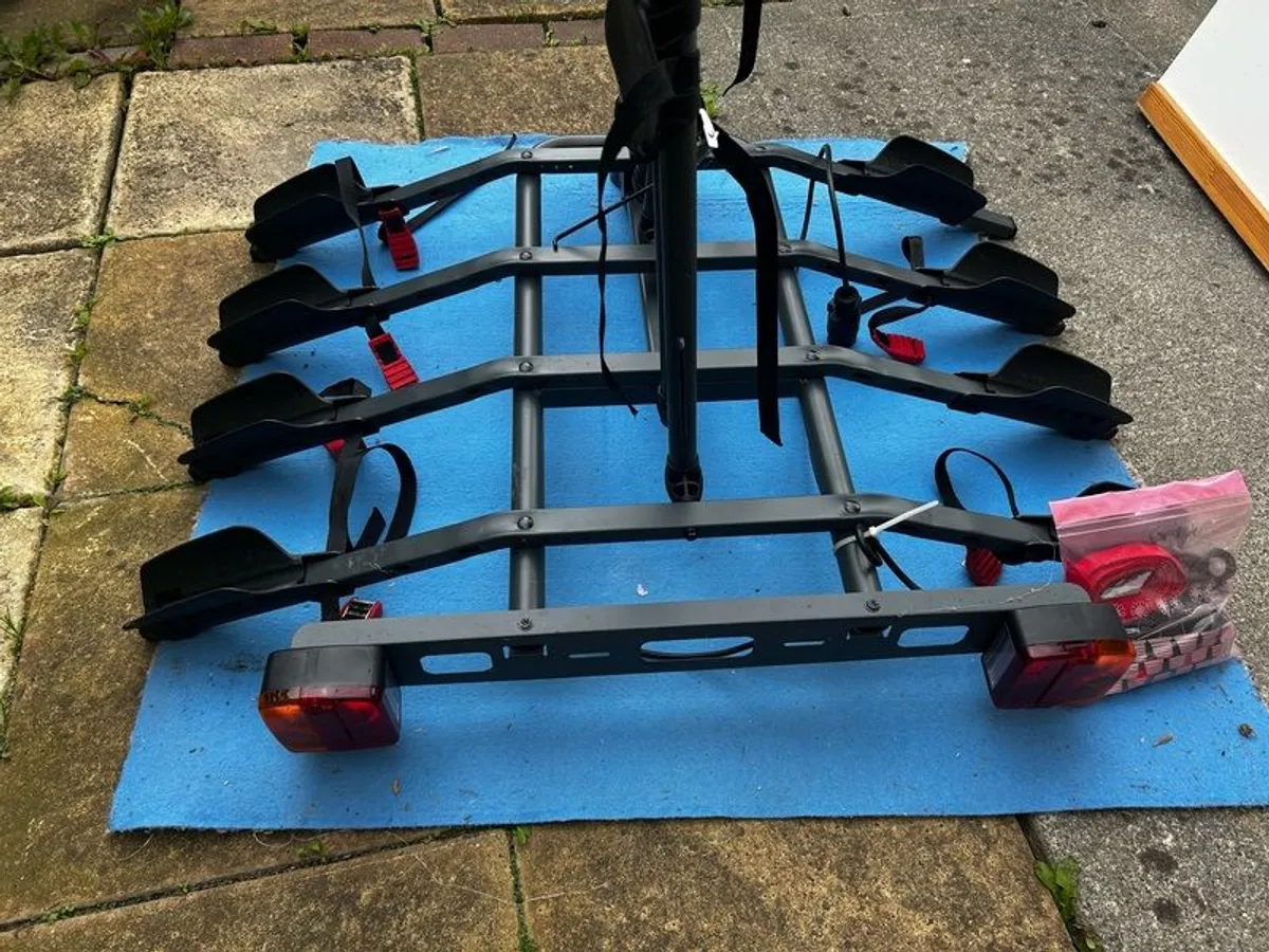 bike rack 4 person mint condition - Image 1