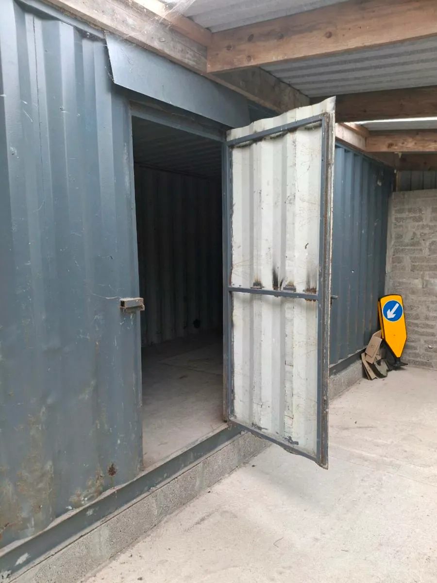 600sq ft unit and 40ft container - Image 3