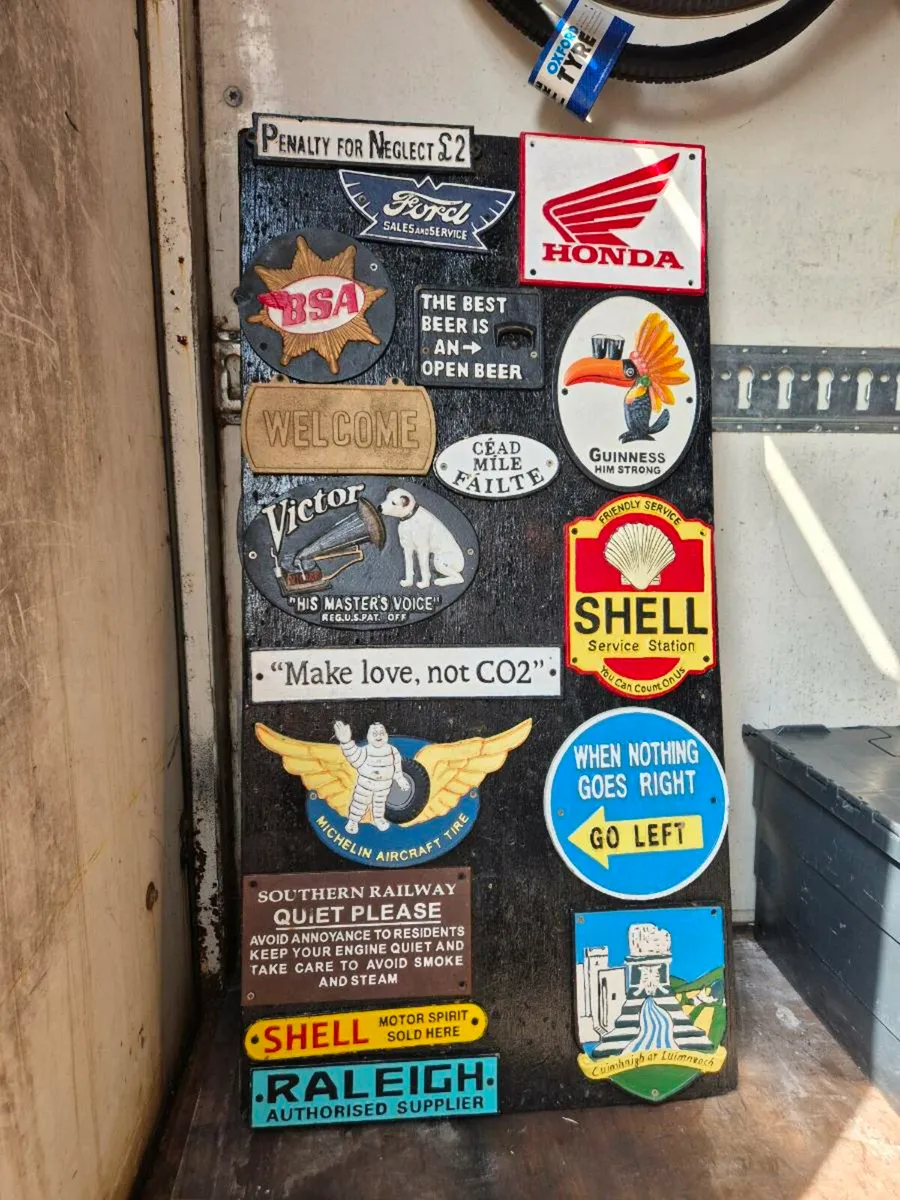 Cast iron  sign - Image 4