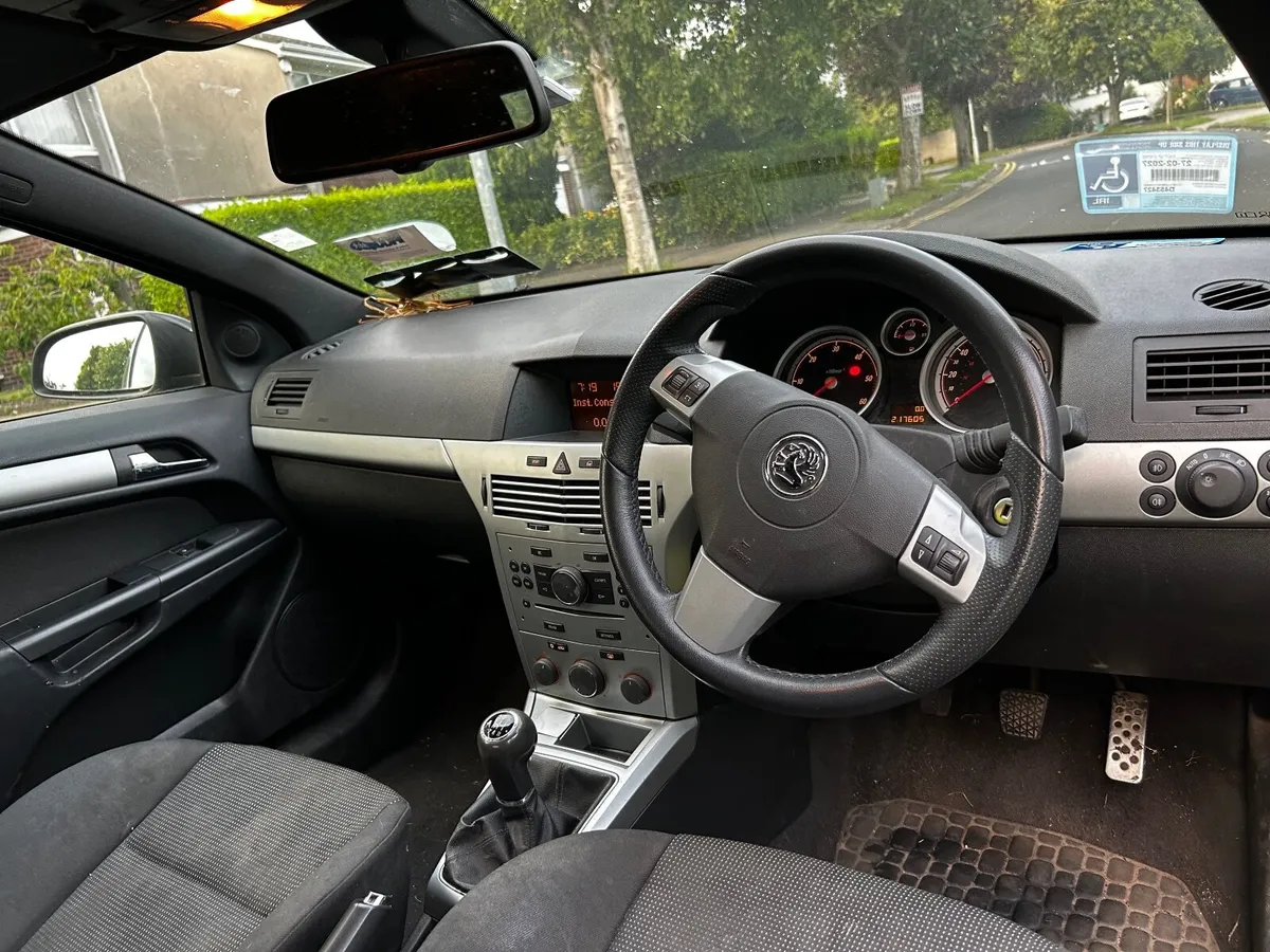 Car - Image 2