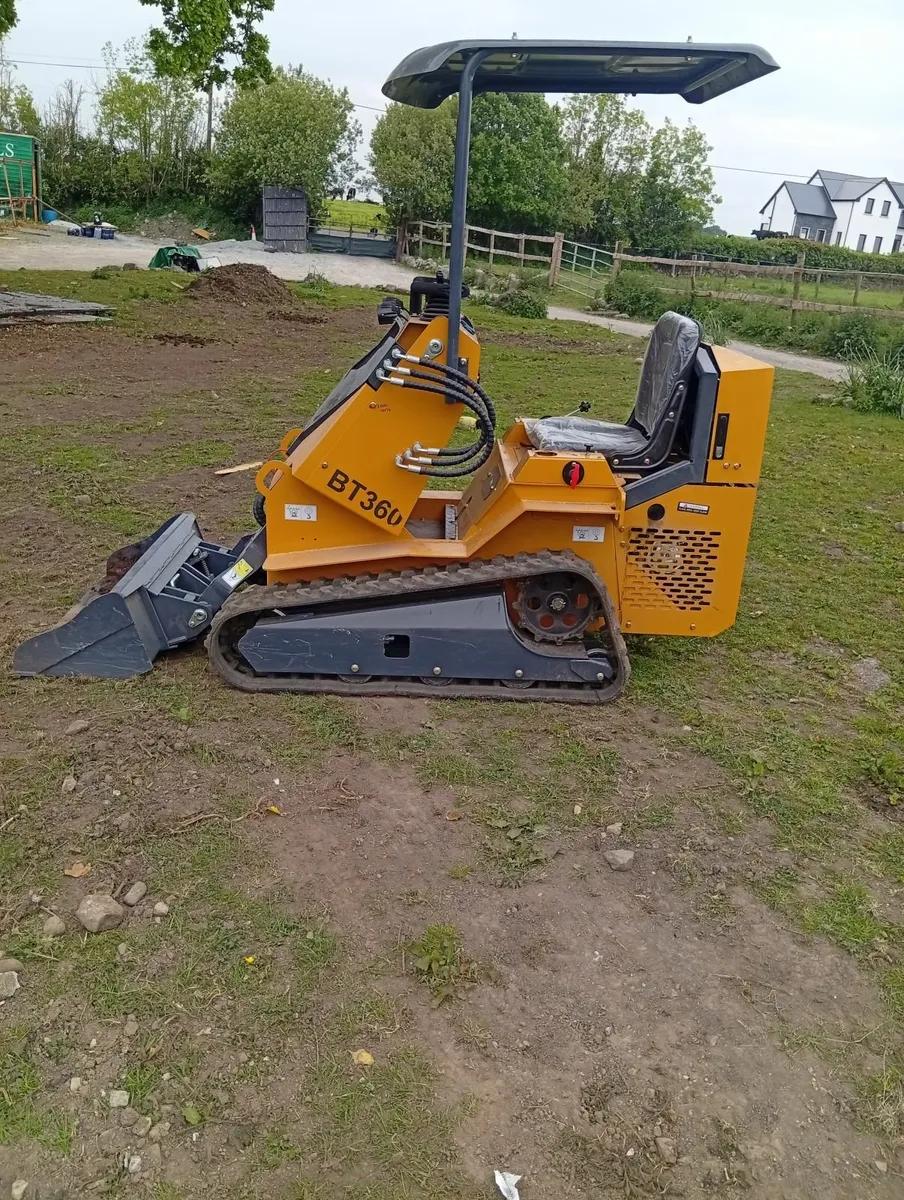 Skid steer - Image 1