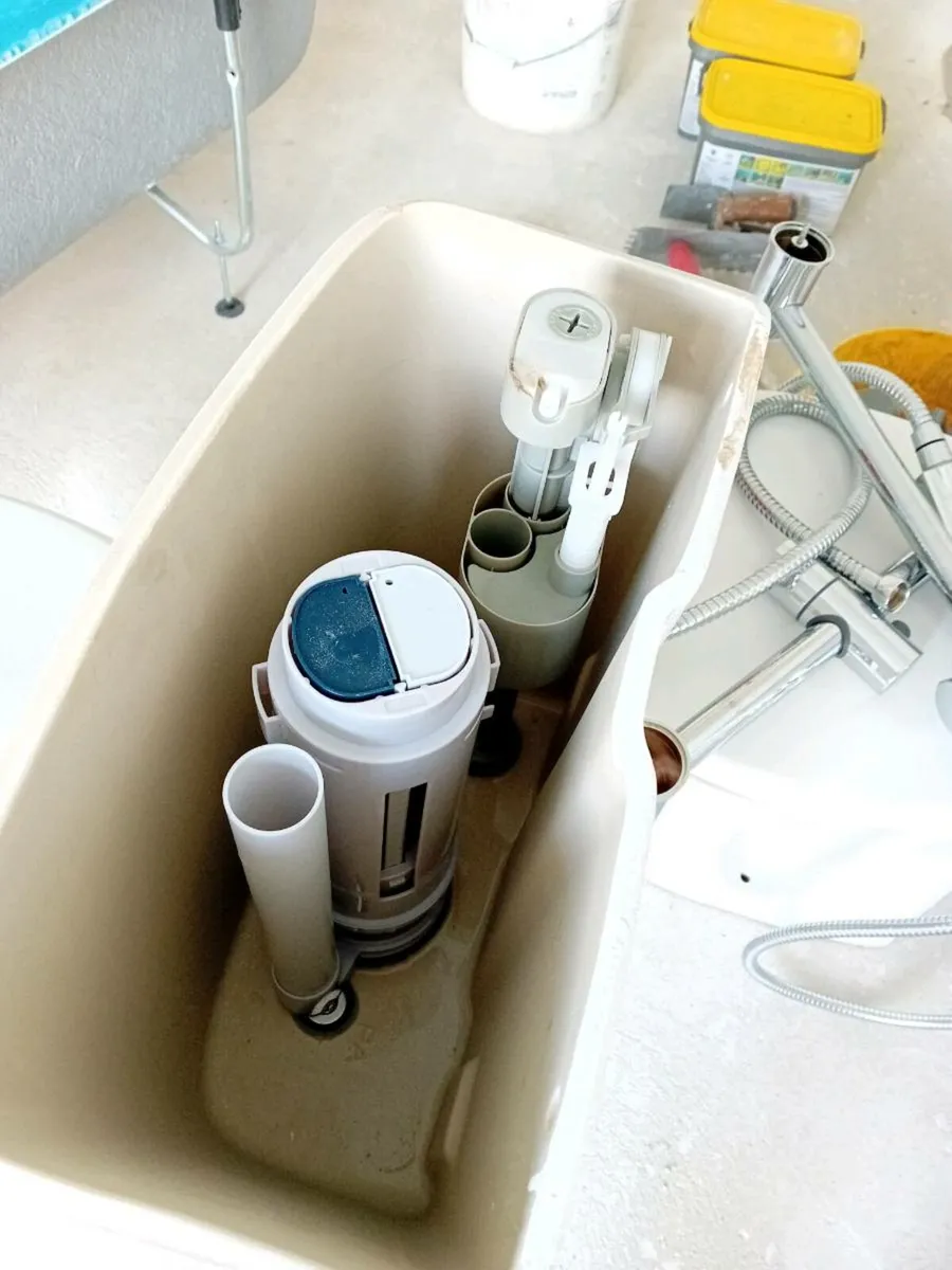 Toilet with seat, new unused, 2 available - Image 3