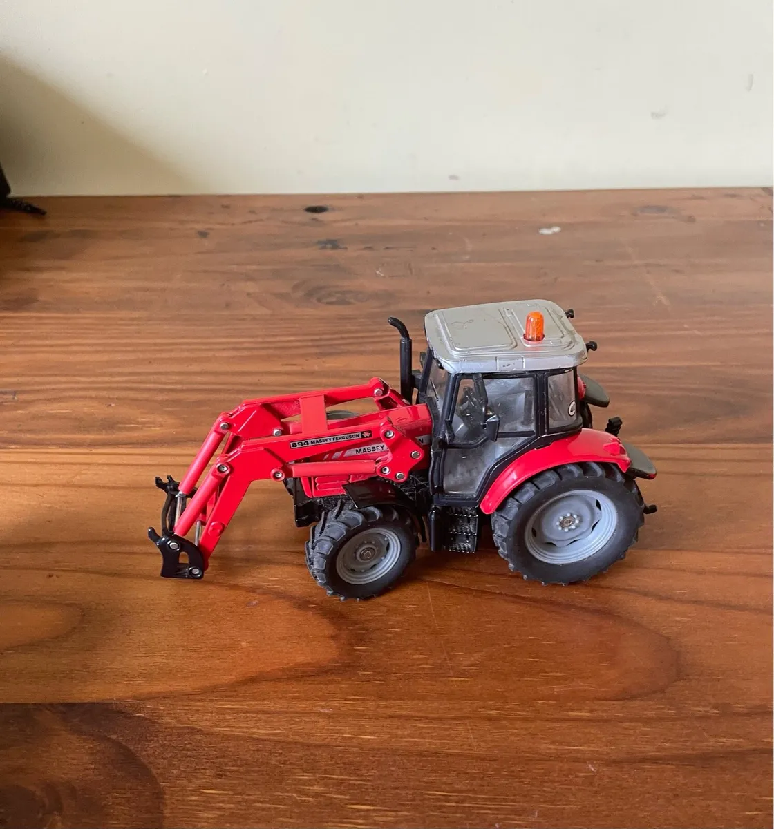 1/32 scale massy Ferguson - Image 1