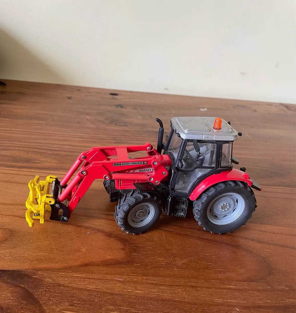 1/32 scale massy Ferguson - Image 2