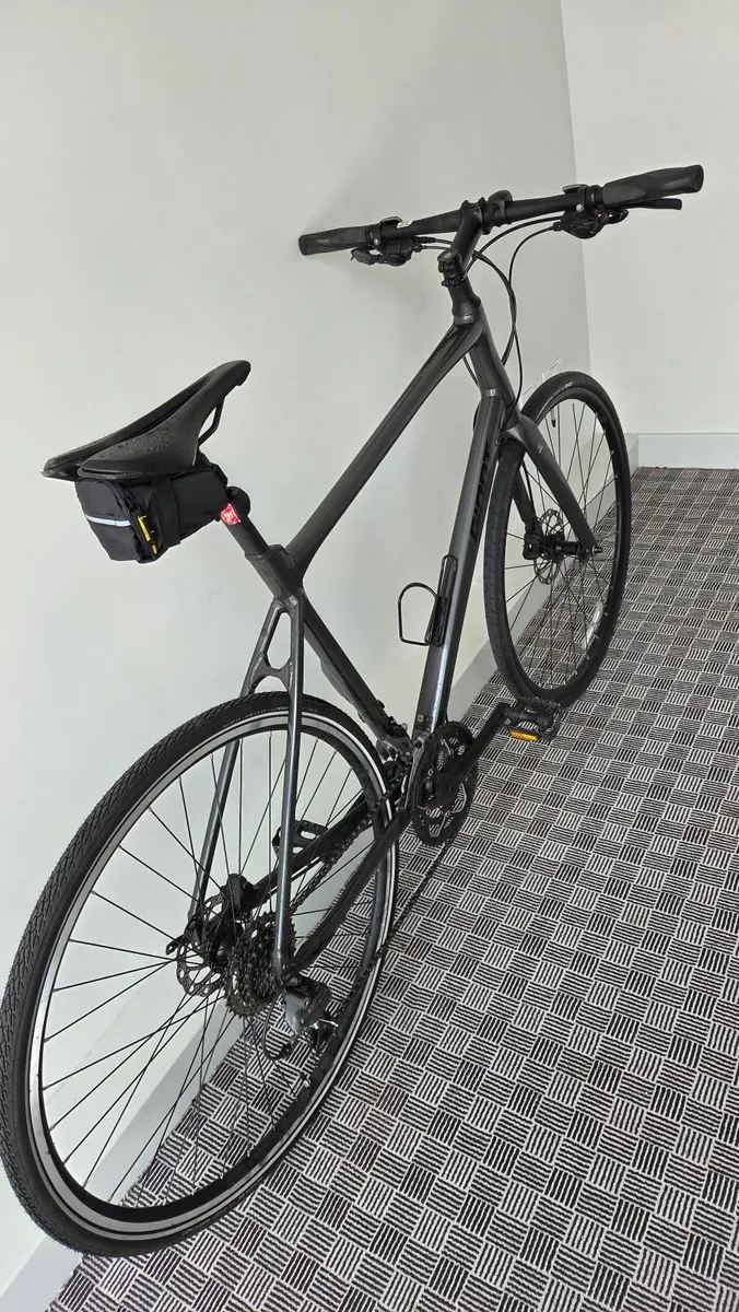 Giant Fastroad SL hybrid bike - Image 4