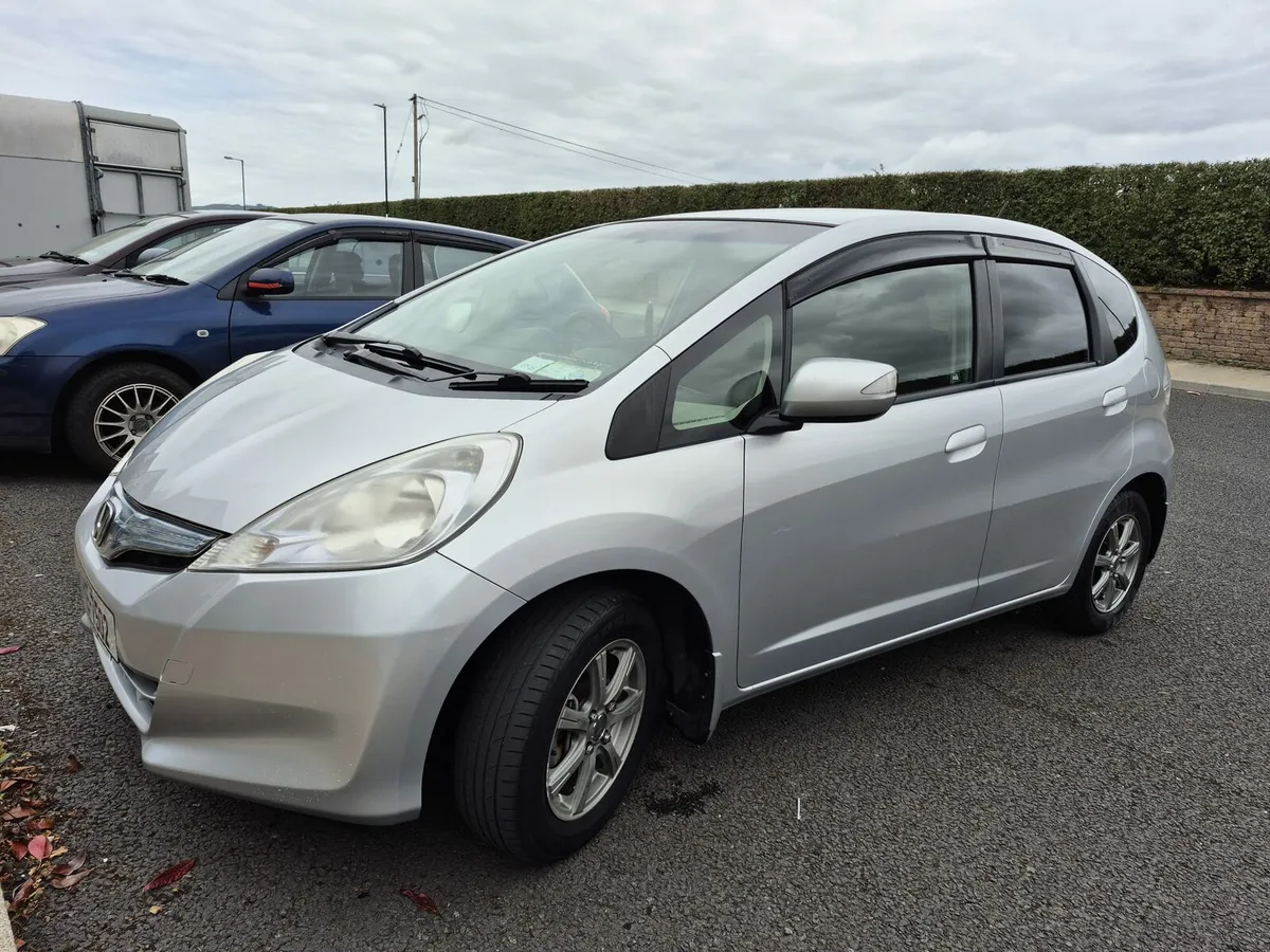 2011 Honda Fit Petrol Hybrid new Nct 09/2026 - Image 2