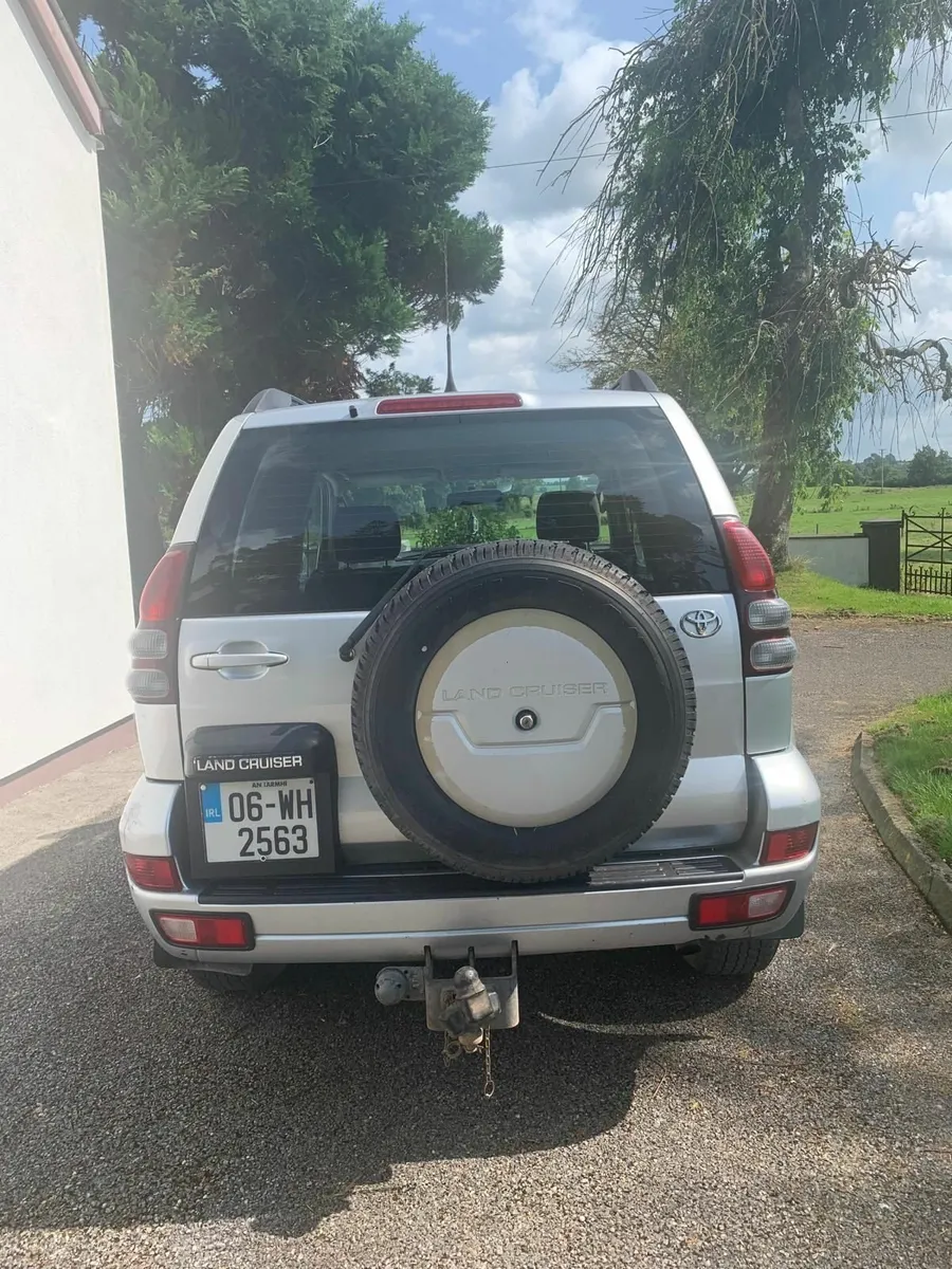 Toyota Land Cruiser 2006 - Image 2