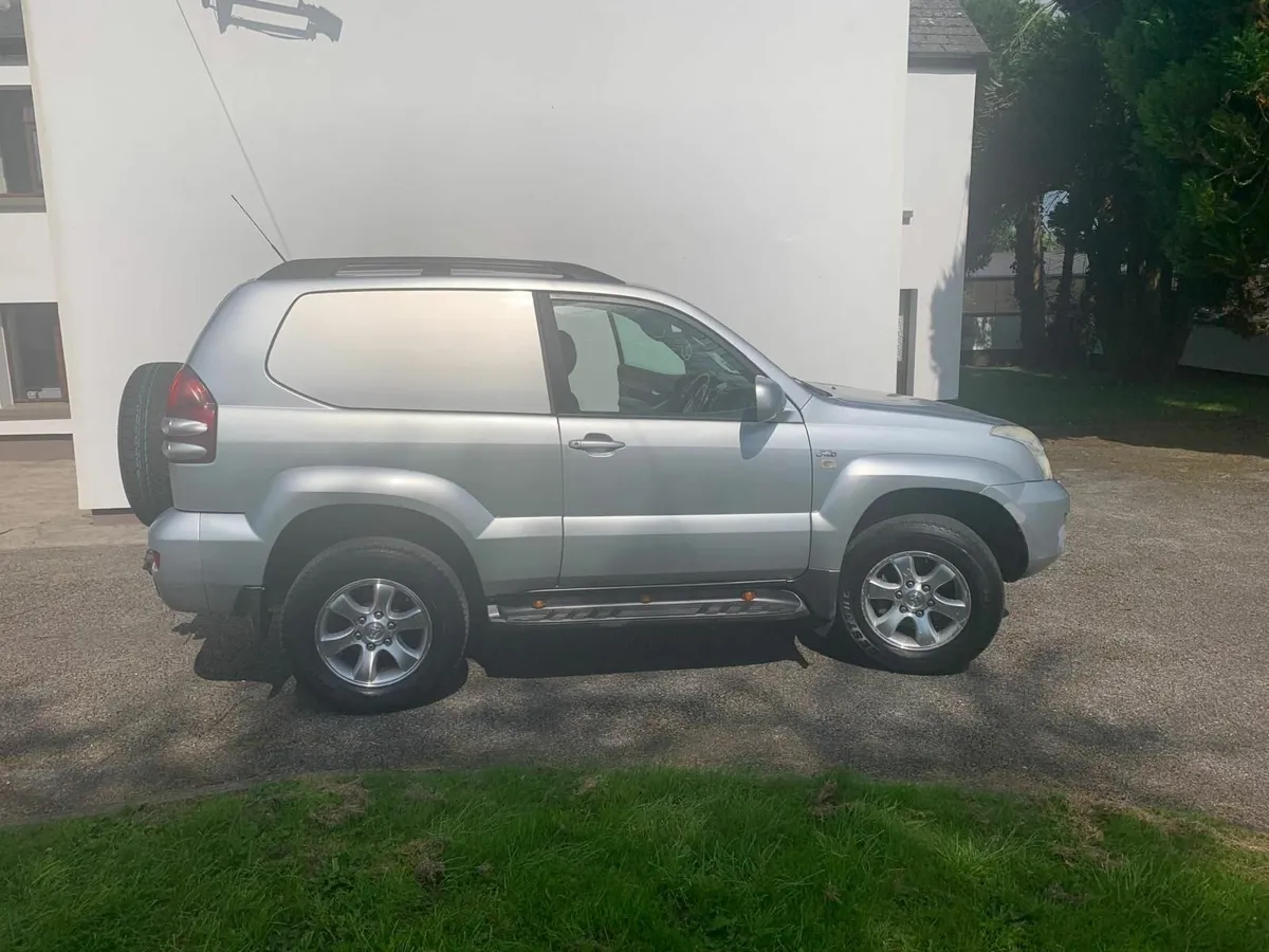 Toyota Land Cruiser 2006 - Image 3