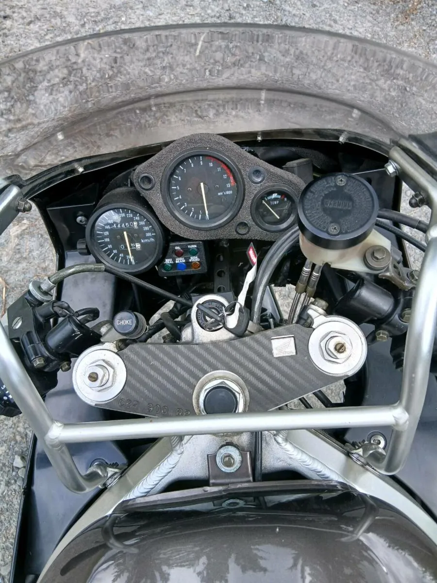 Honda Cbr900rr fireblade sc-28 - Image 3