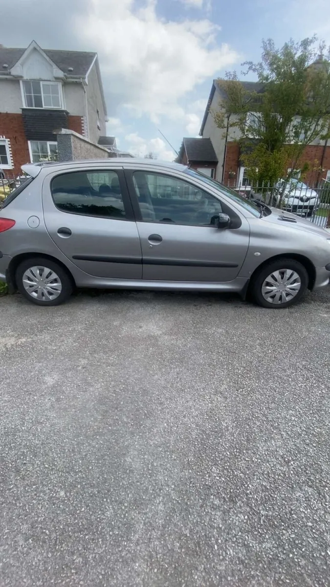 206 53000 miles like new 1.1 - Image 3