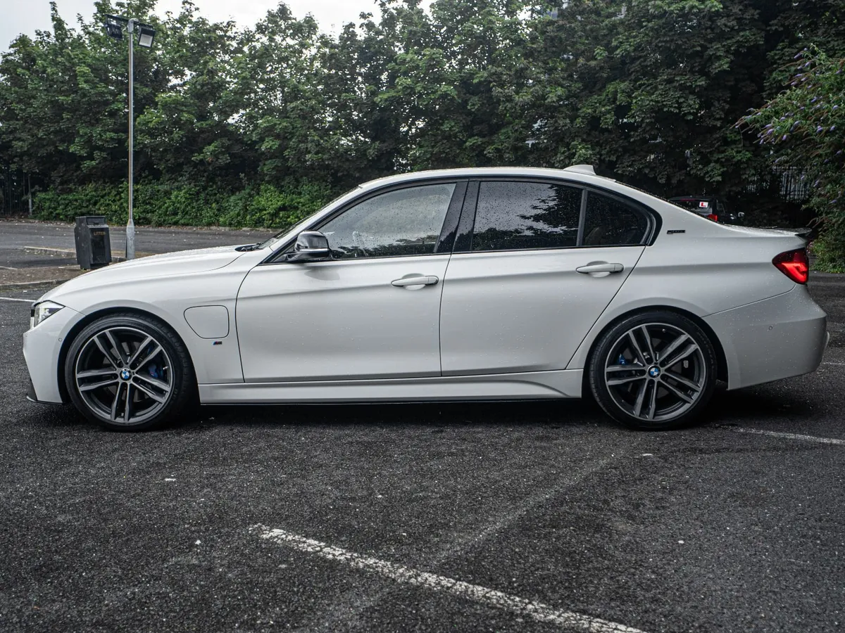 BMW 330e M-Sport 2018 High Spec - Image 4