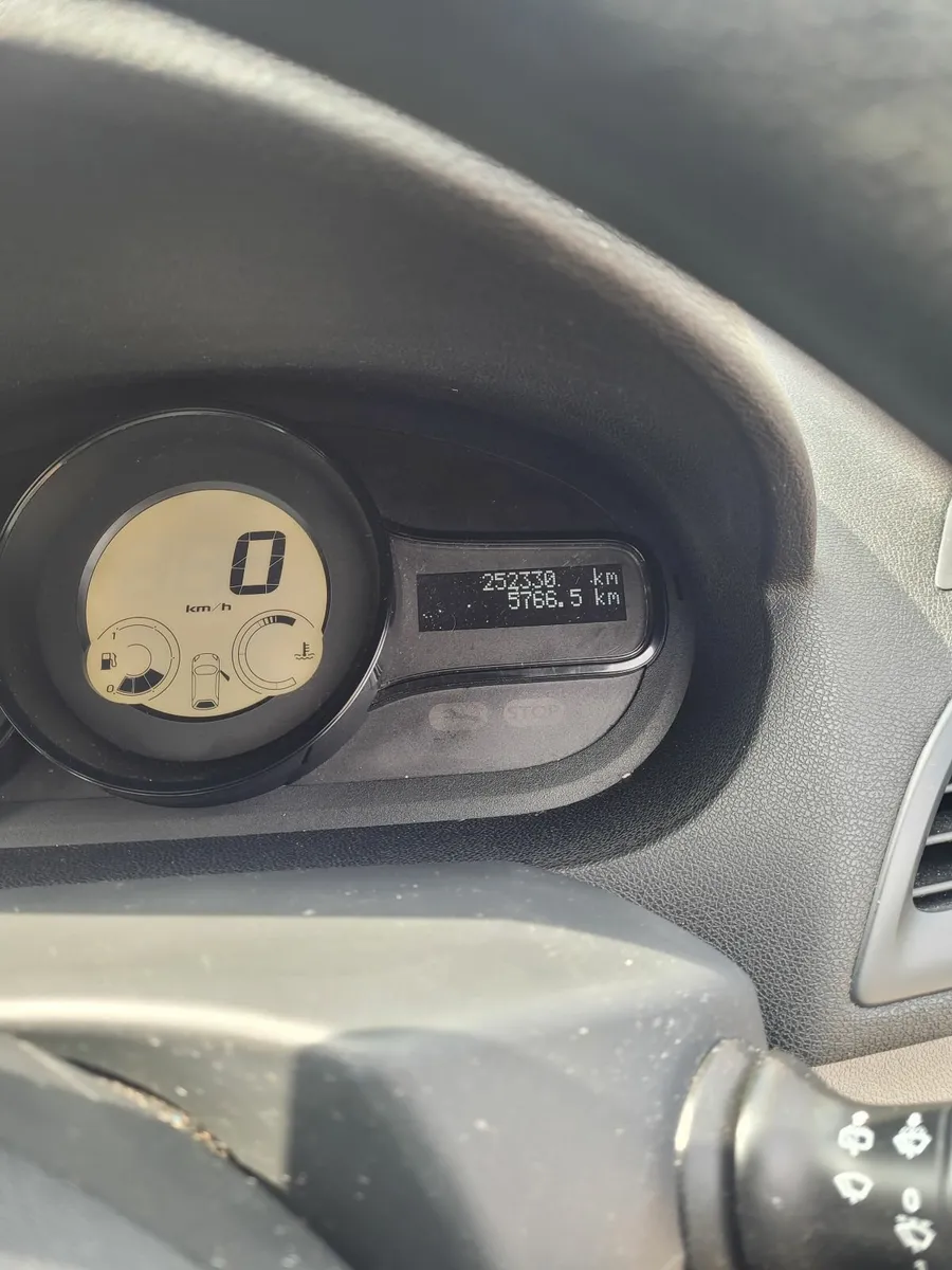 Renault Megane 2010 - Image 4