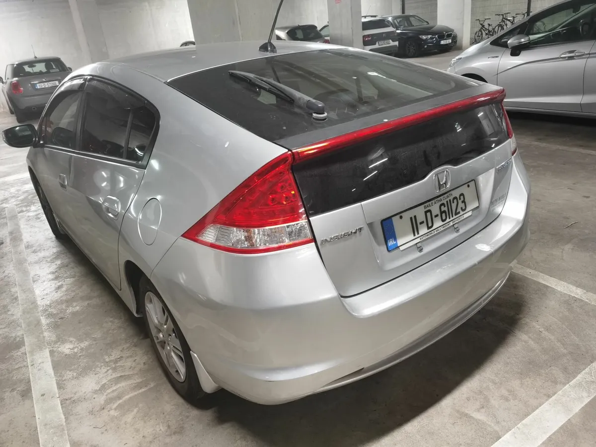 Honda Insight 2011 with New battery and tires - Image 1