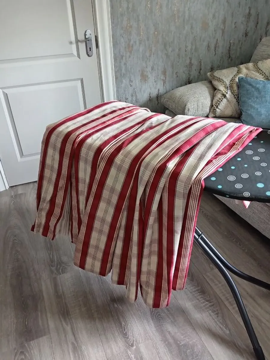 Red Check Curtains - Image 1