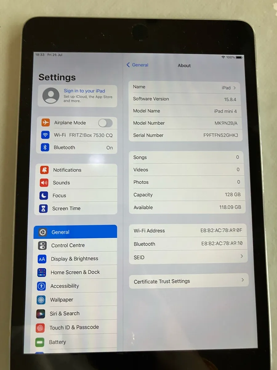 iPad mini 4 (read description) - Image 4