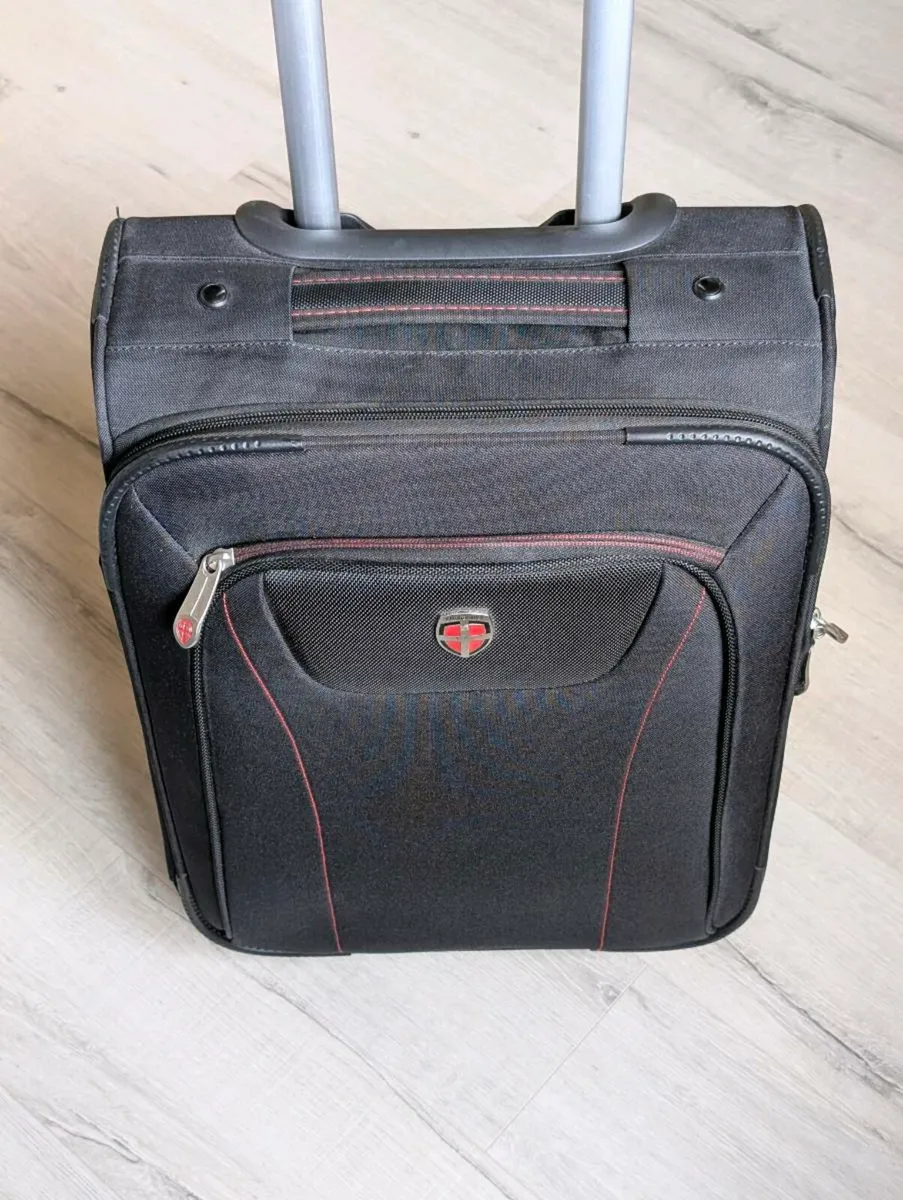 Ellehammer small carry on/weekend suitcase - Image 1