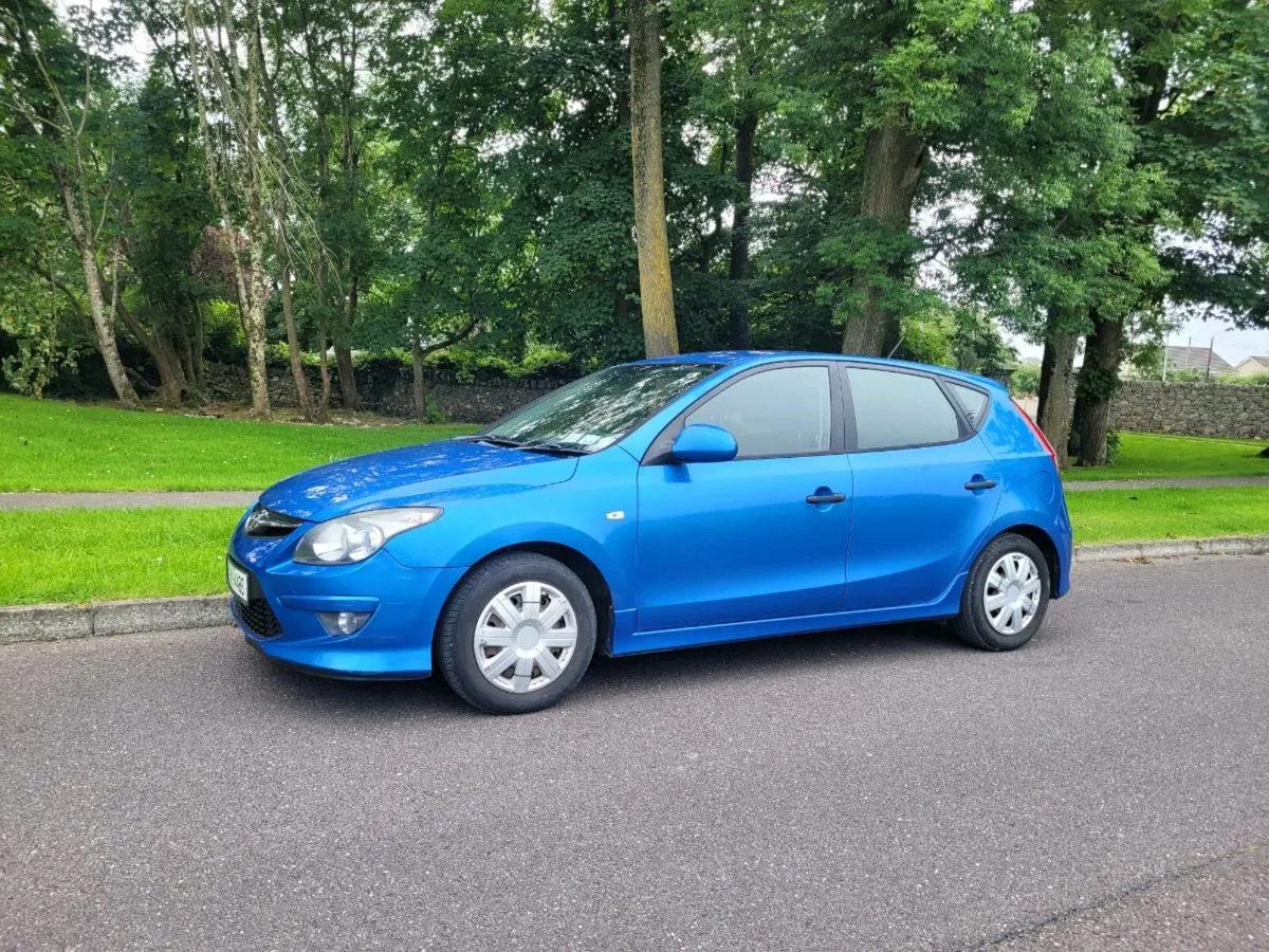 CLEAN 2011 HYUNDAI I30 NCT /TAXED UNTIL 2/26 - Image 3