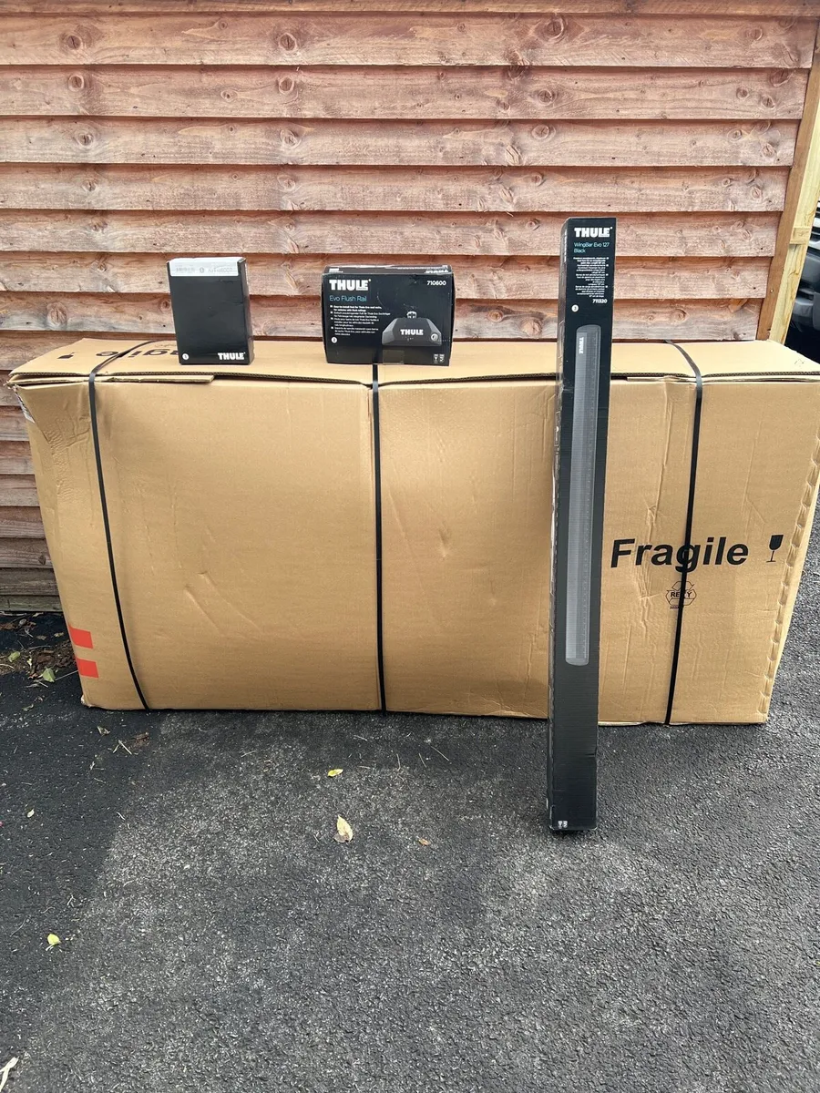 Thule Motion 3 Roof Box & Accessories (unopened!) - Image 1