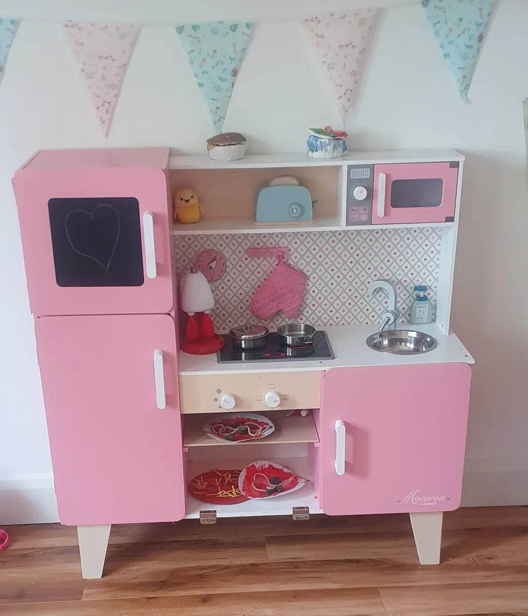 Play kitchen - Image 1
