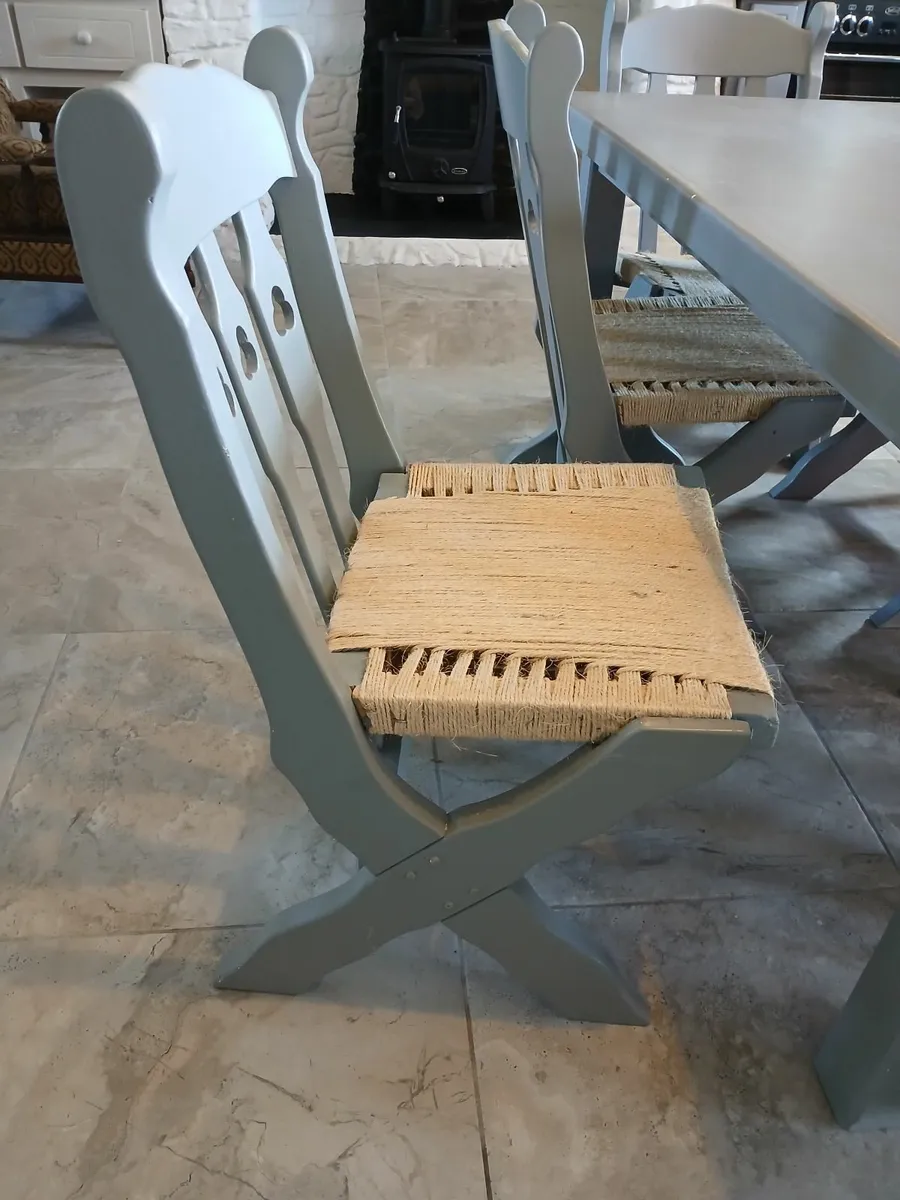 Table and 6 chairs - Image 3