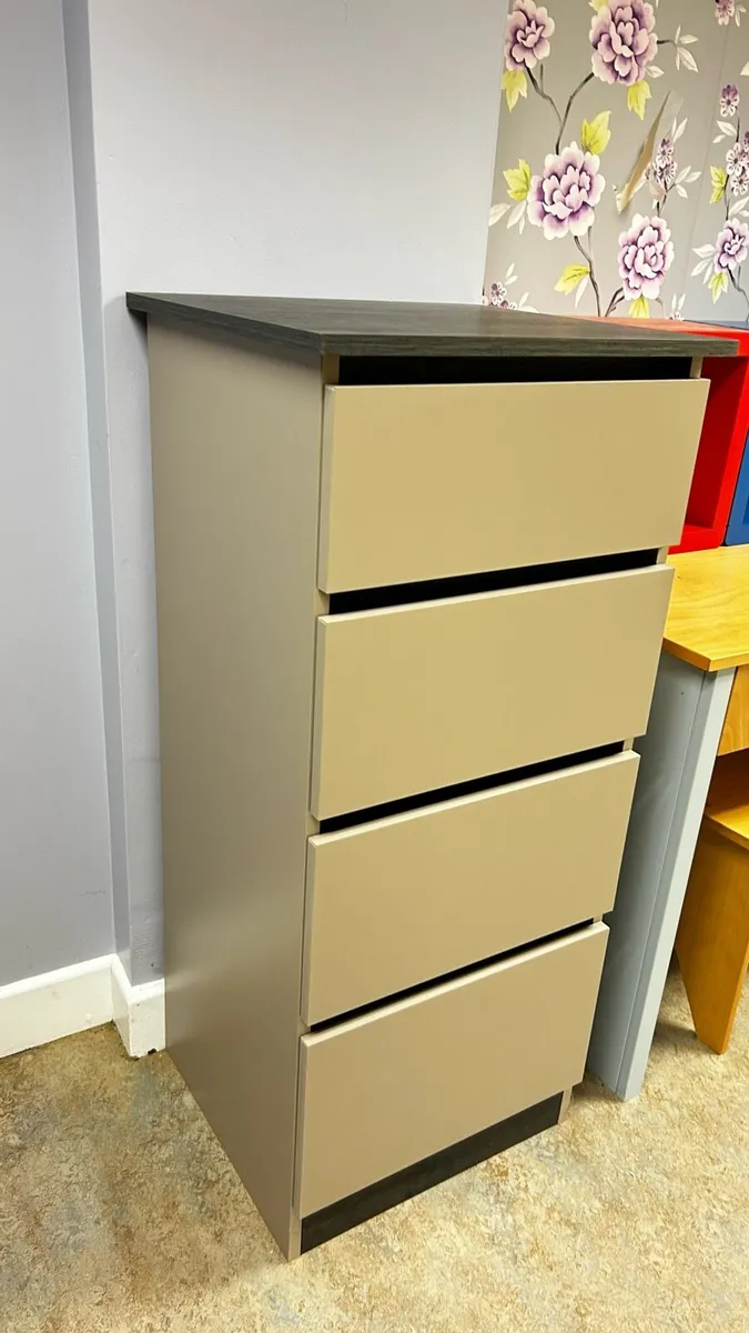 Storage unit - Image 1