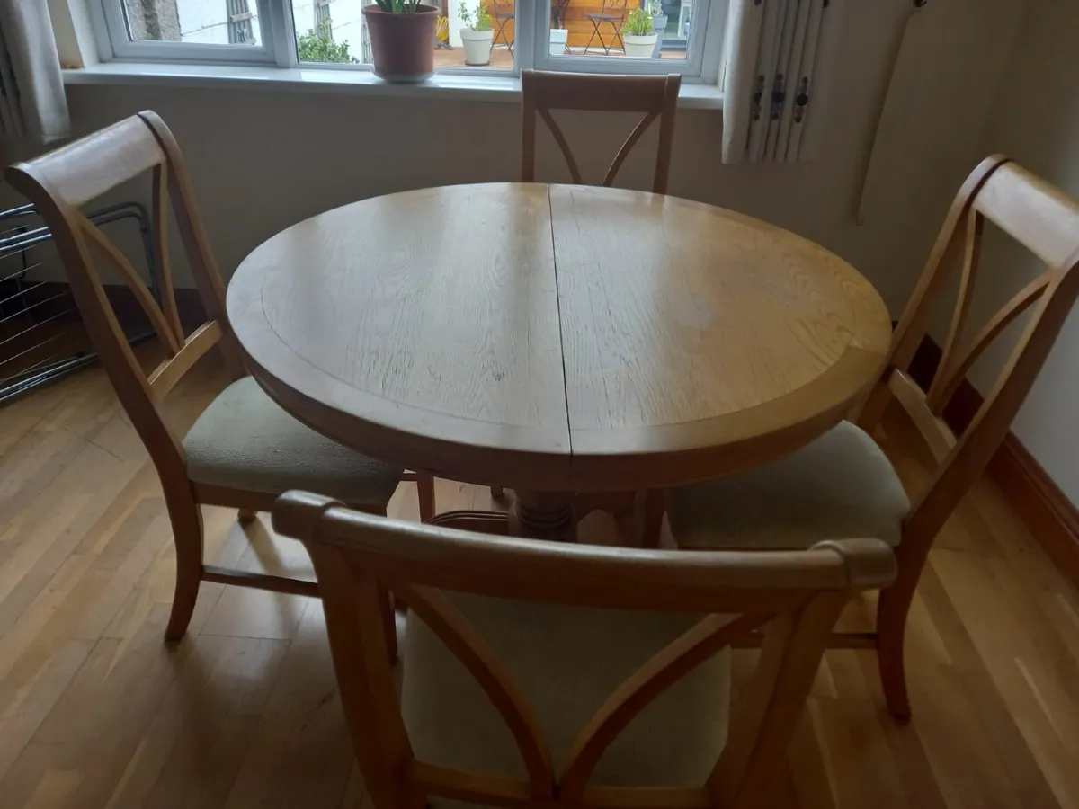 Dining table and 4 chairs - Image 1
