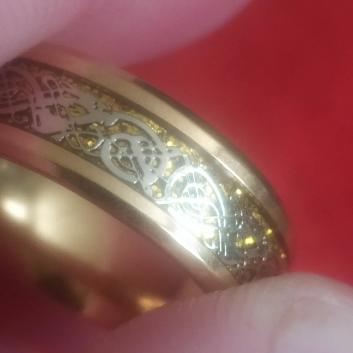 Mens Celtic ring. New. Size ten  can post - Image 2