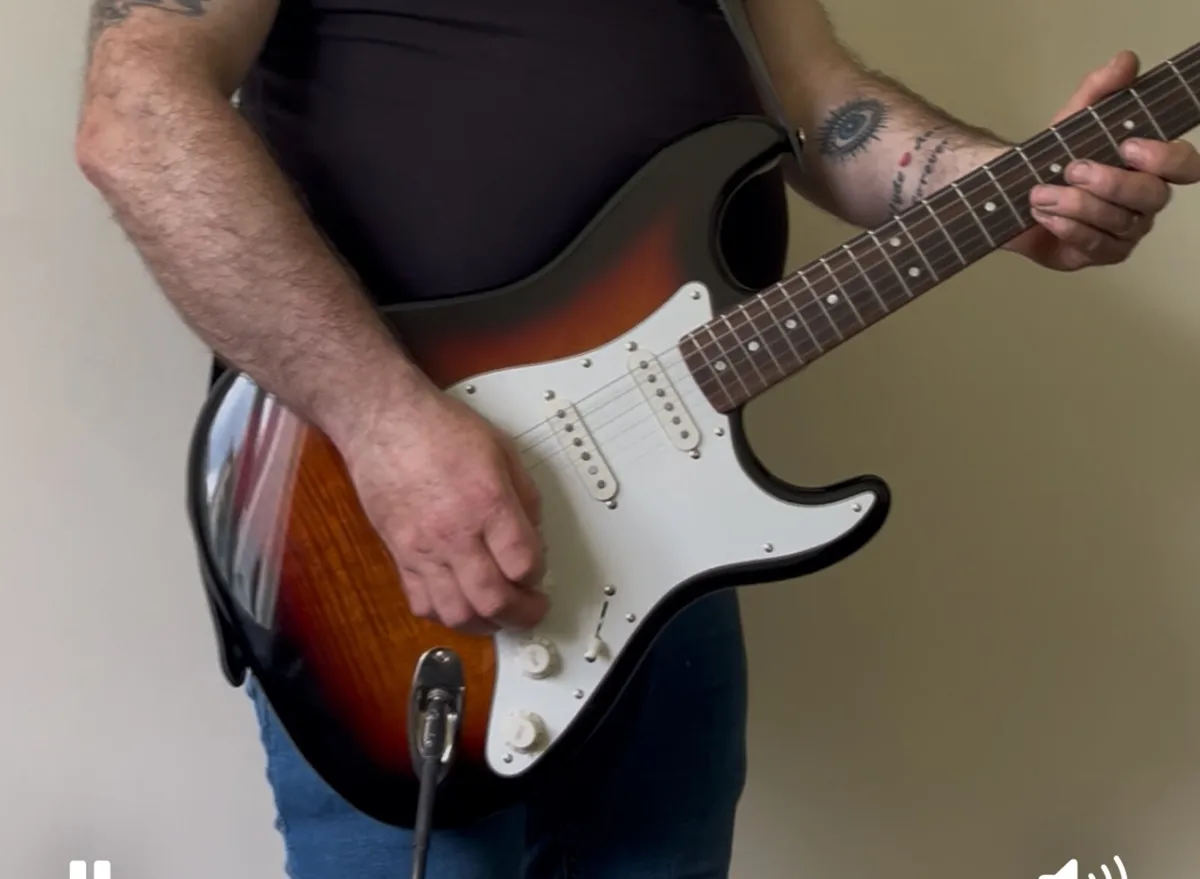 Guitar - Image 2