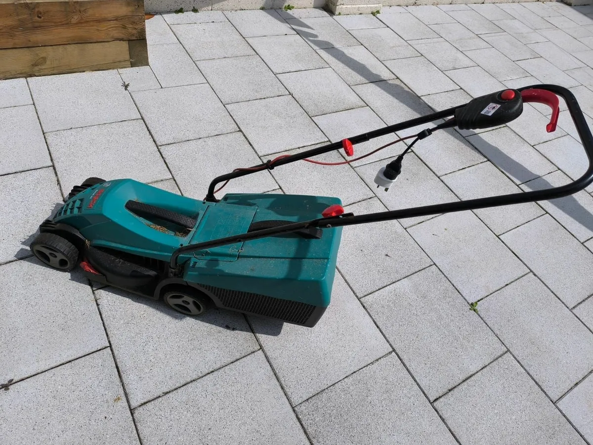 Bosh Rotak32 Lawnmower - Image 2