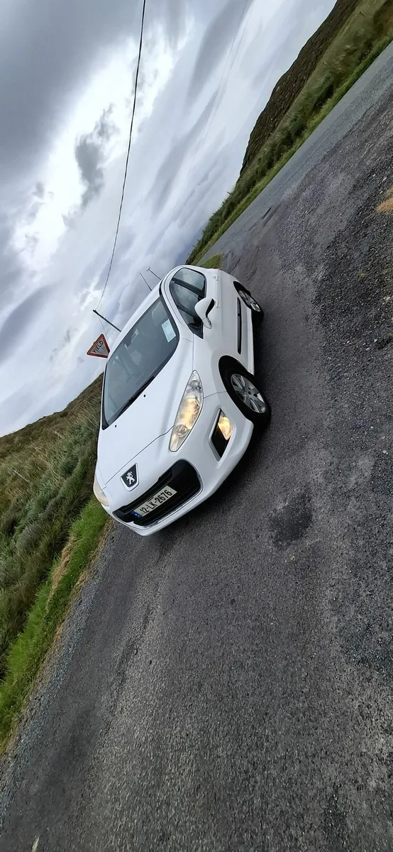 2012 Peugeot 308 Tax & Tested - Image 2