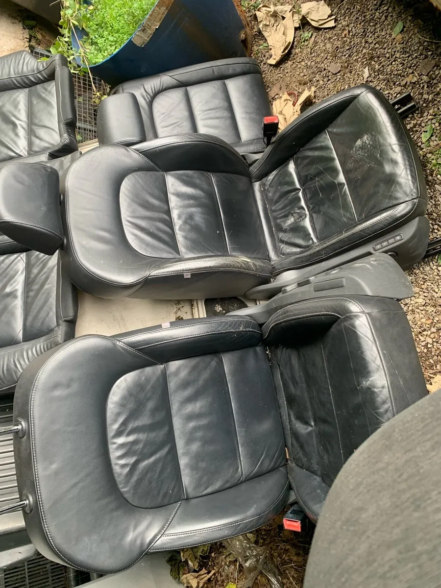 09 Skoda SuperB 2 l 170hp all parts for sale - Image 2