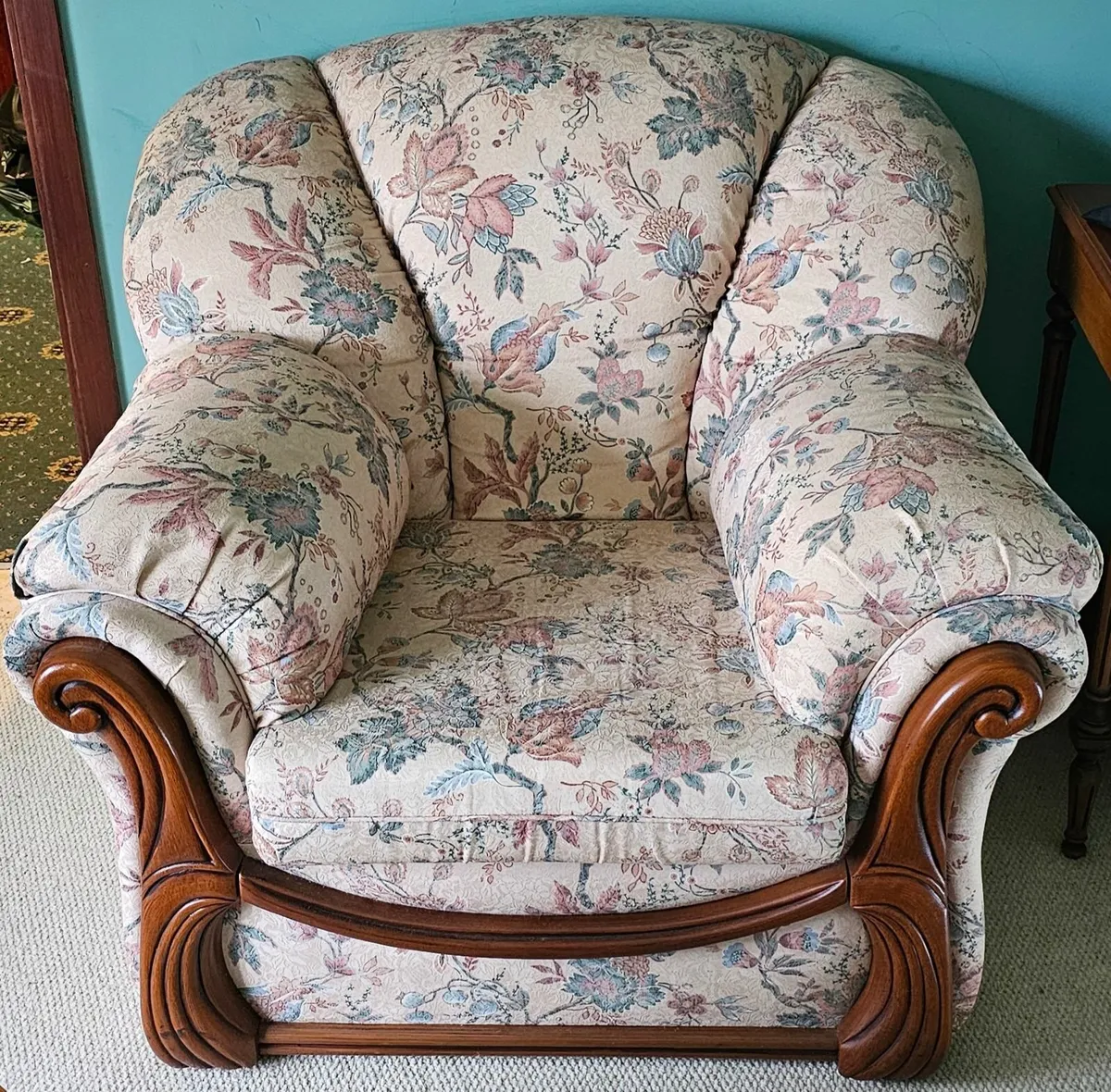 Three Piece Suite - Image 3